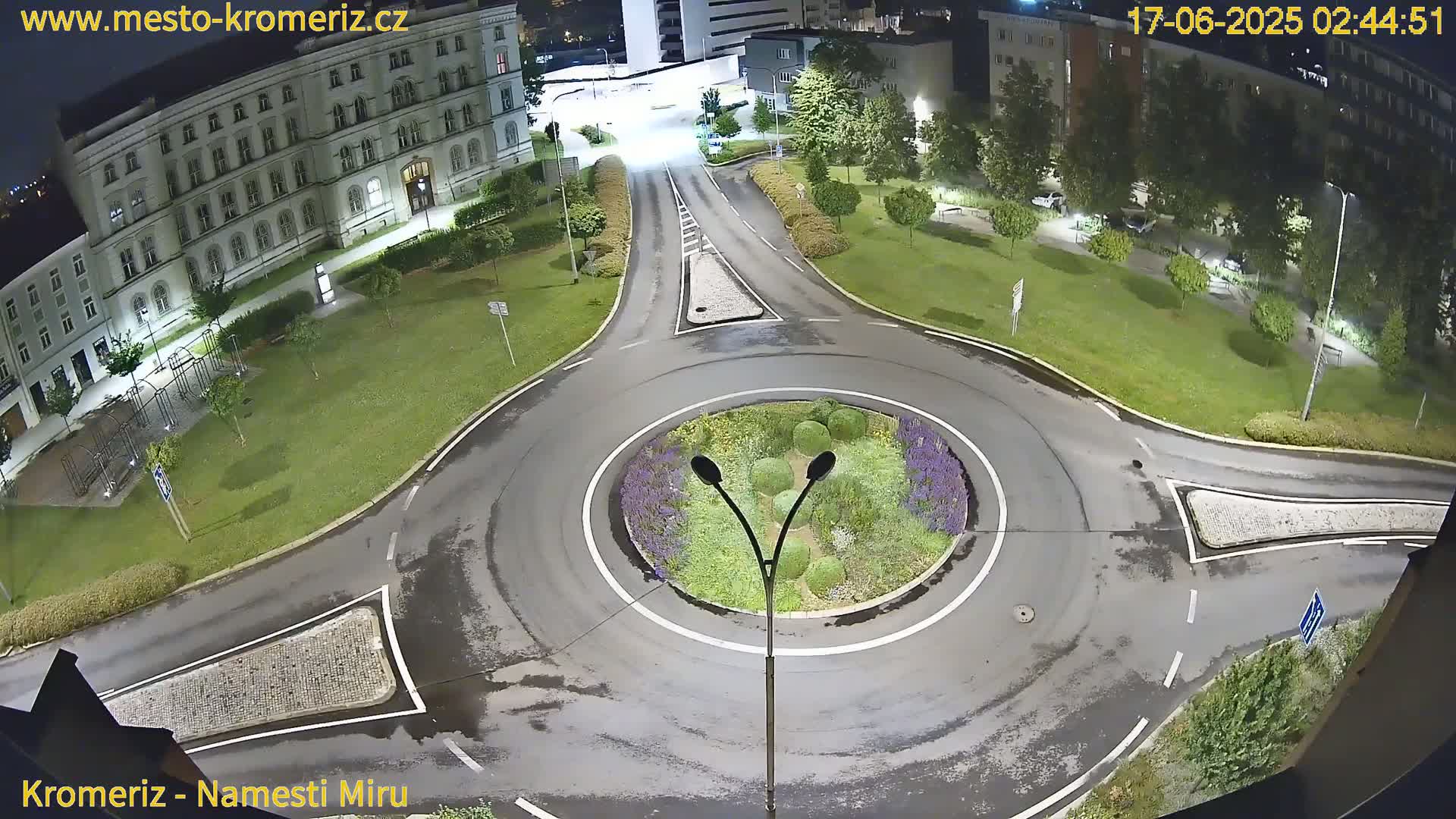 Kroměříž  , Náměstí Míru (Peace Square) Junction Live Cam - Kromeriz, Zlin, Czechia