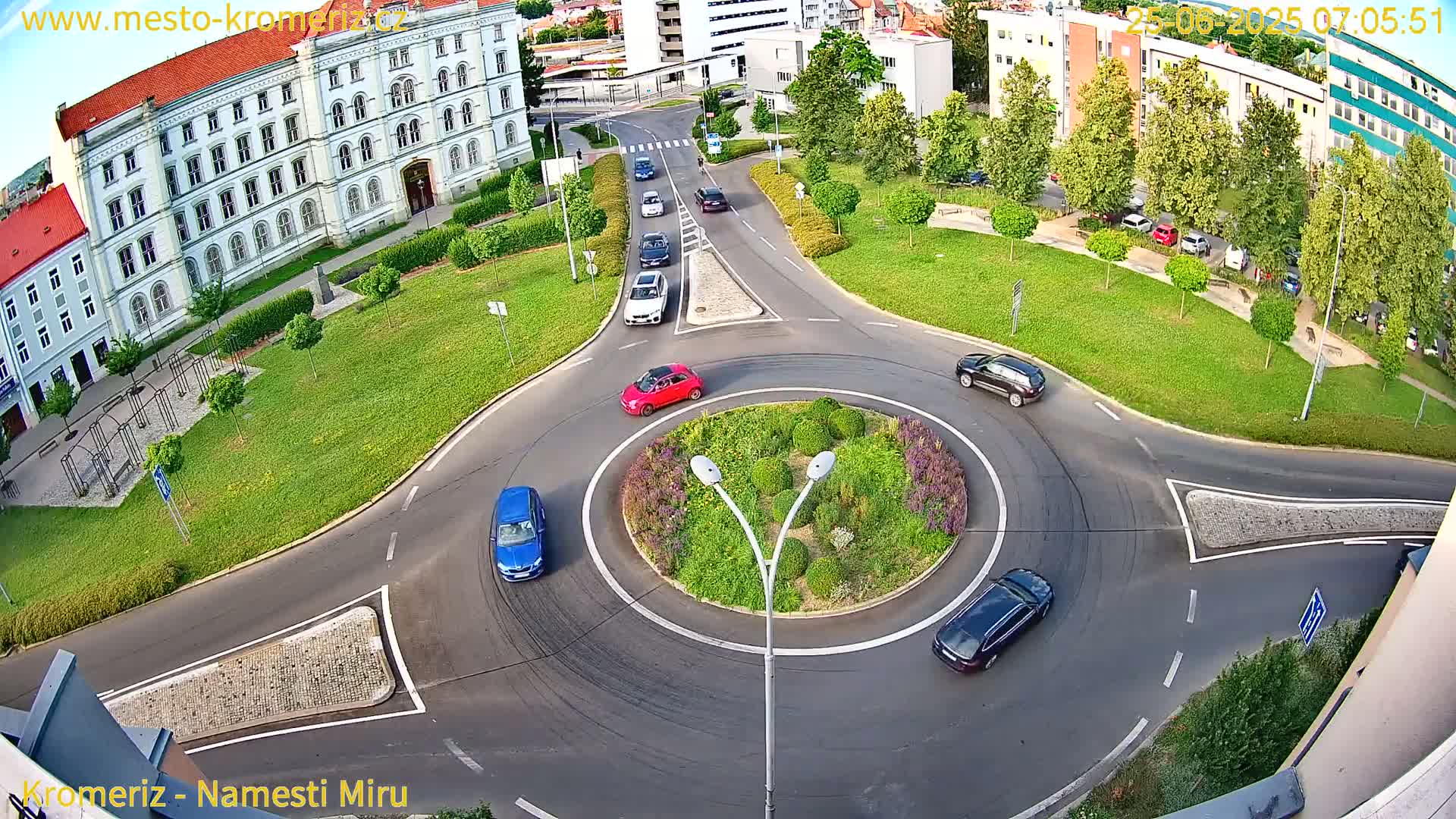 Kroměříž  , Náměstí Míru (Peace Square) Junction Live Cam - Kromeriz, Zlin, Czechia