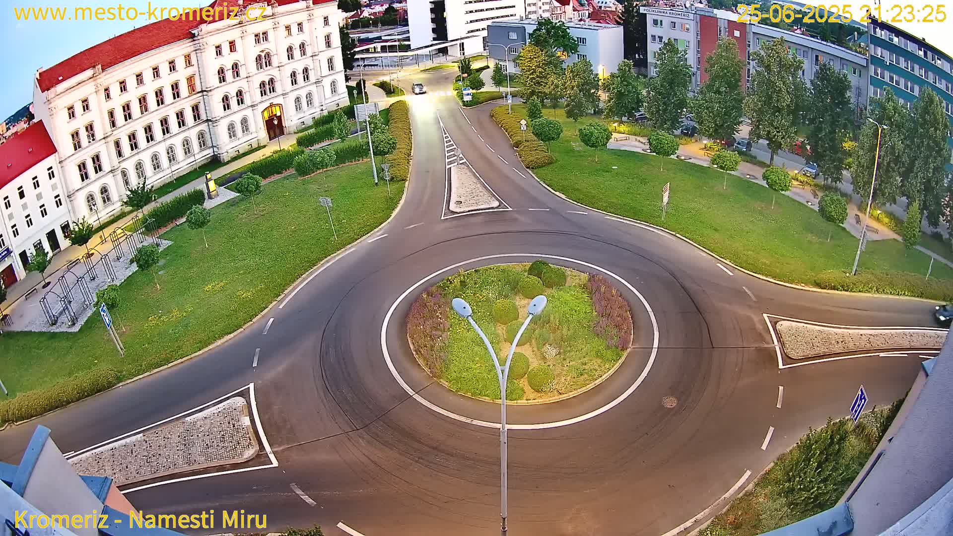 Kroměříž  , Náměstí Míru (Peace Square) Junction Live Cam - Kromeriz, Zlin, Czechia
