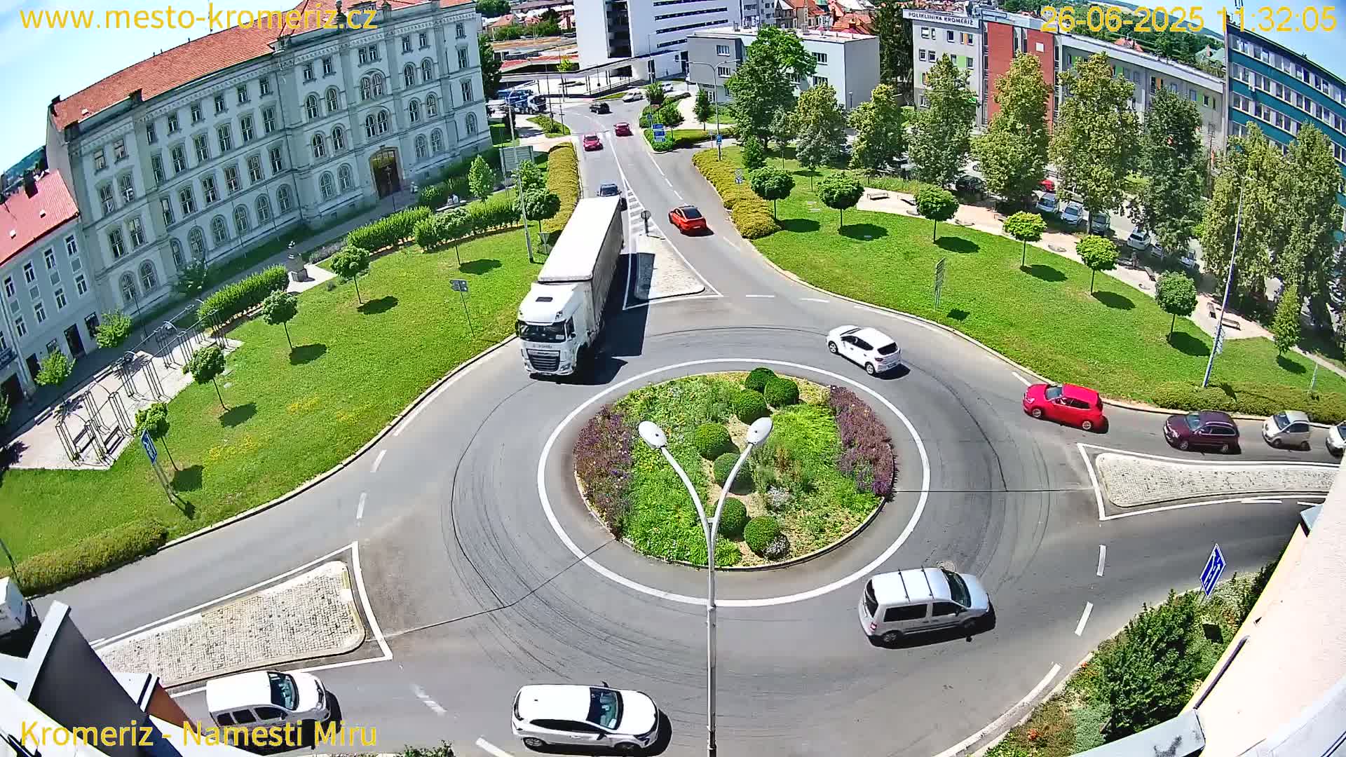 Kroměříž  , Náměstí Míru (Peace Square) Junction Live Cam - Kromeriz, Zlin, Czechia