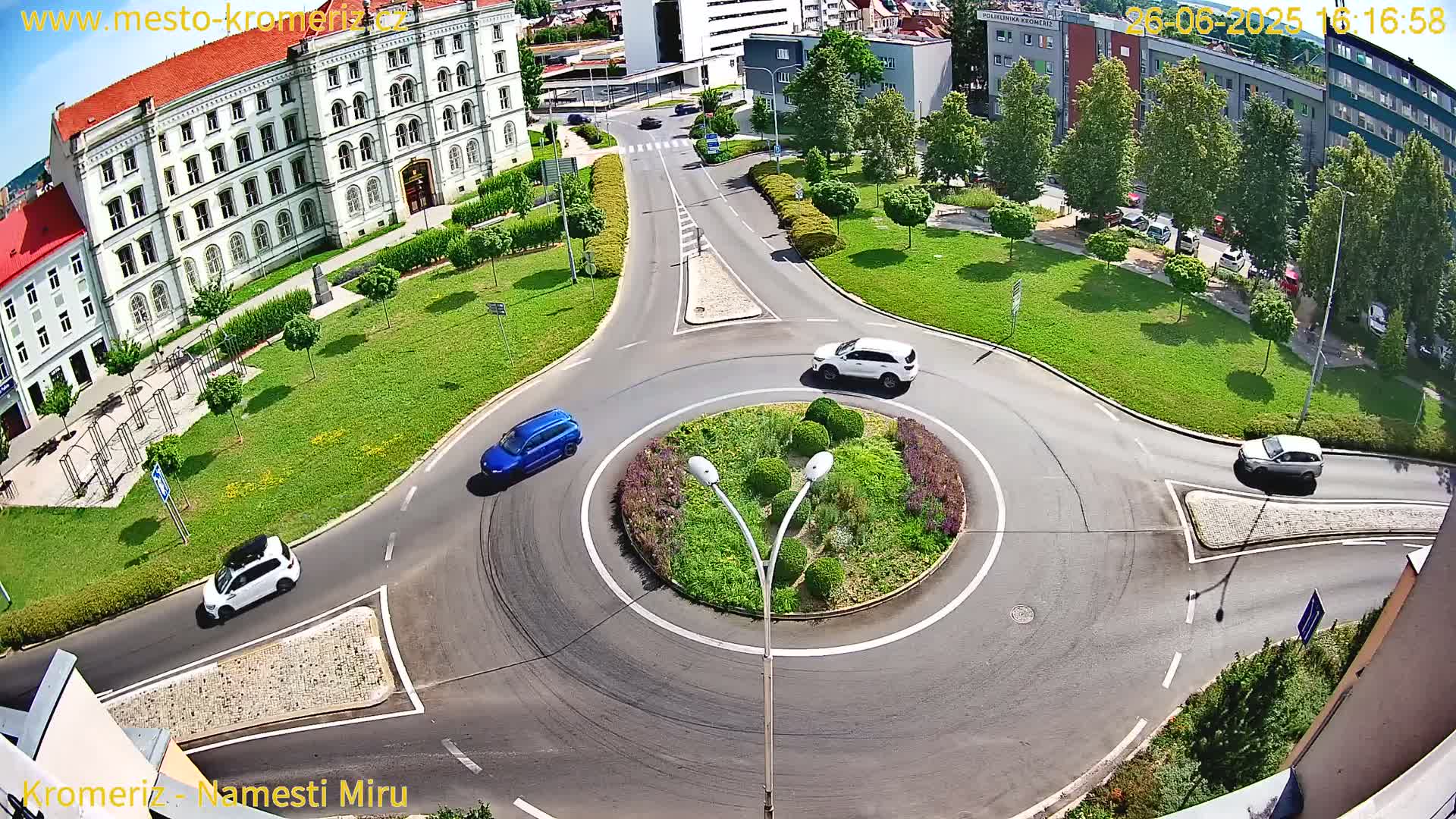 Kroměříž  , Náměstí Míru (Peace Square) Junction Live Cam - Kromeriz, Zlin, Czechia