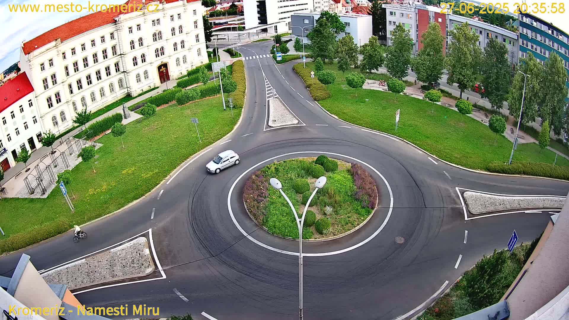 Kroměříž  , Náměstí Míru (Peace Square) Junction Live Cam - Kromeriz, Zlin, Czechia