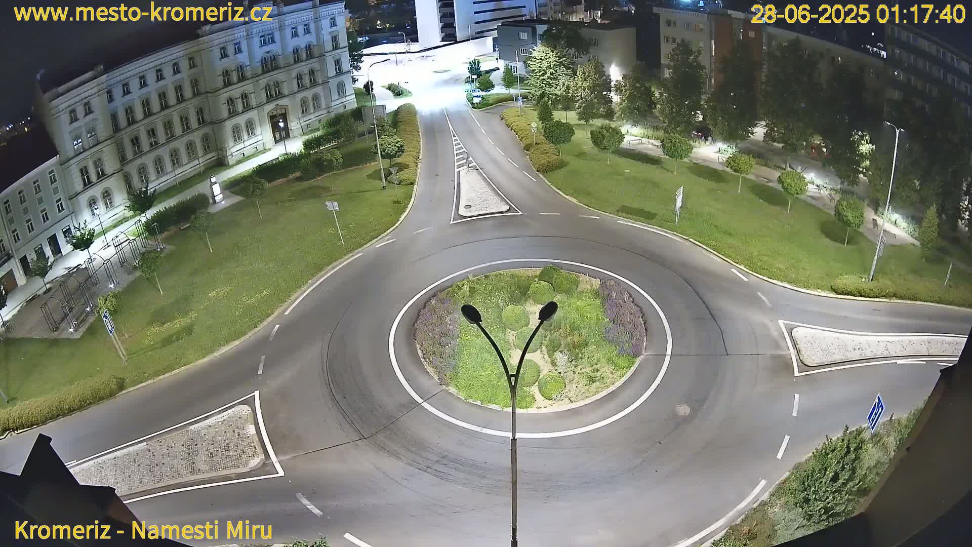Kroměříž  , Náměstí Míru (Peace Square) Junction Live Cam - Kromeriz, Zlin, Czechia
