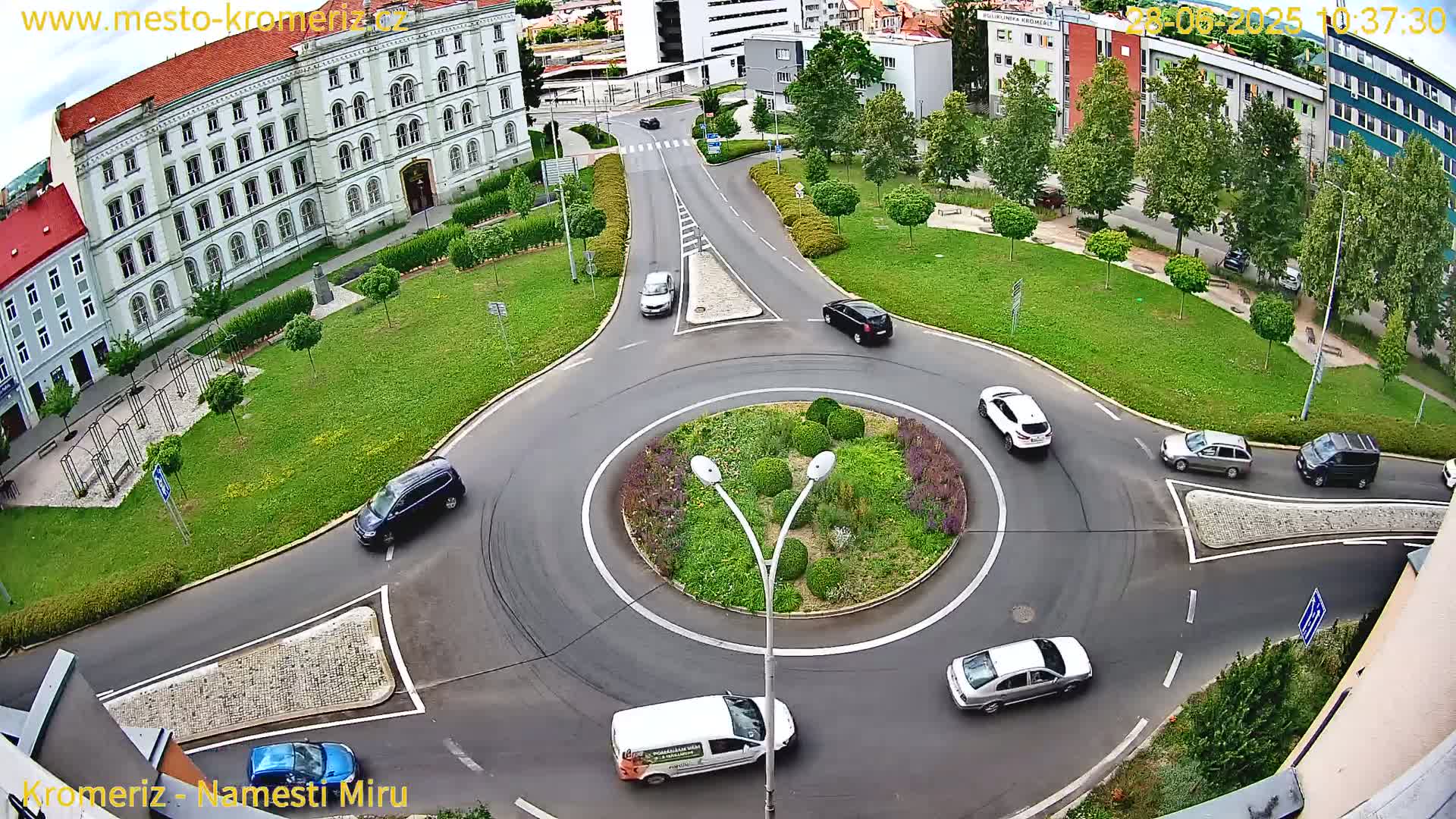 Kroměříž  , Náměstí Míru (Peace Square) Junction Live Cam - Kromeriz, Zlin, Czechia