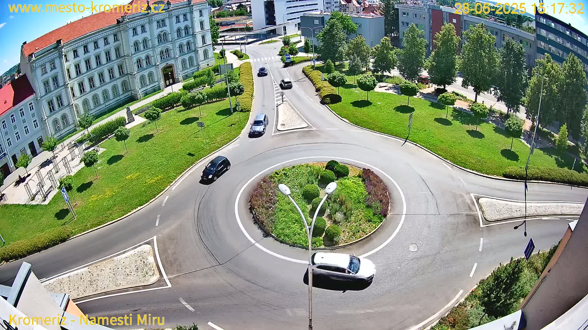 Kroměříž  , Náměstí Míru (Peace Square) Junction Live Cam - Kromeriz, Zlin, Czechia