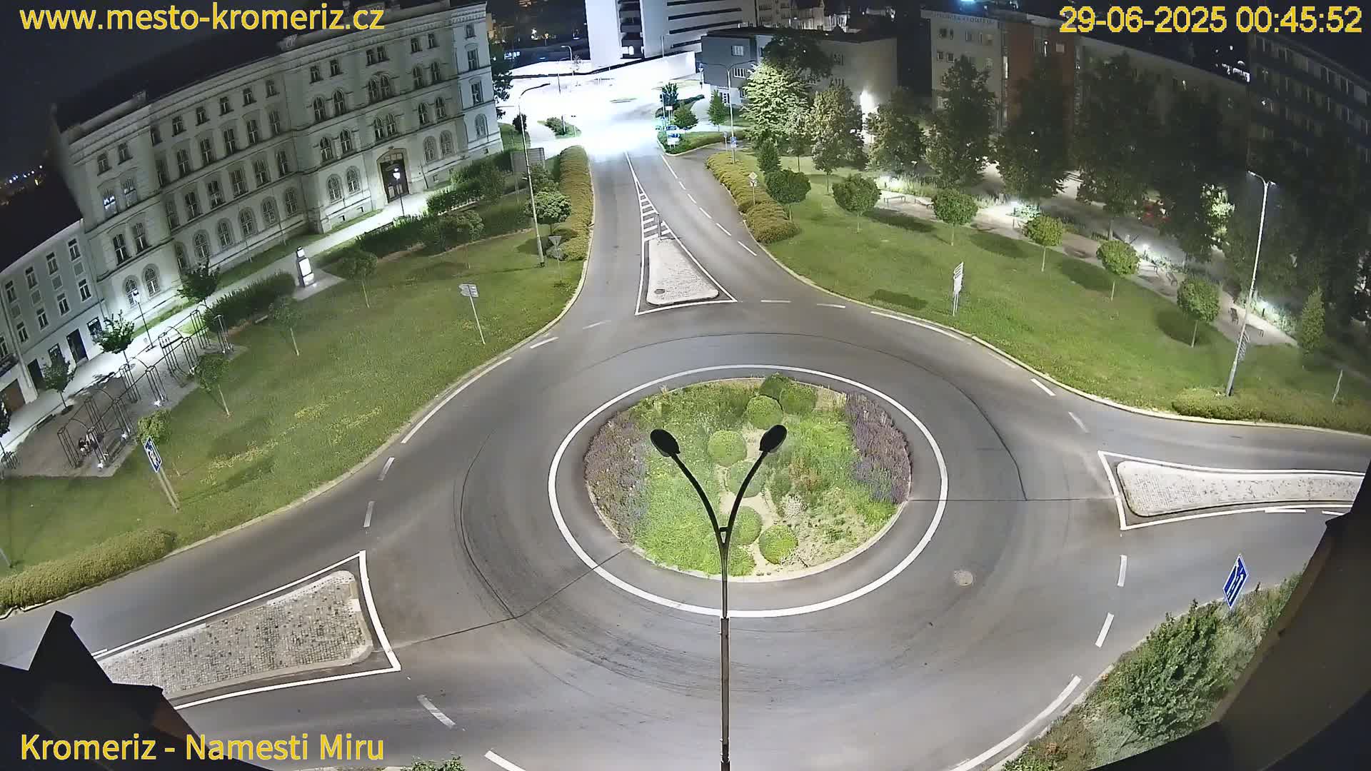 Kroměříž  , Náměstí Míru (Peace Square) Junction Live Cam - Kromeriz, Zlin, Czechia
