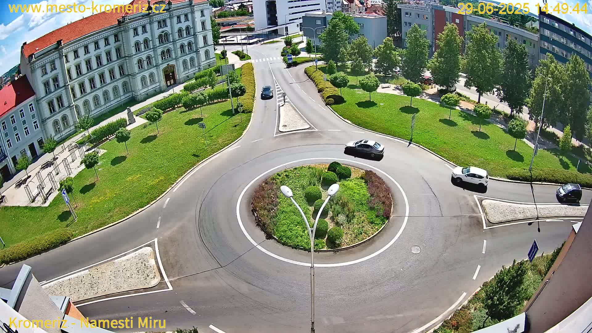 Kroměříž  , Náměstí Míru (Peace Square) Junction Live Cam - Kromeriz, Zlin, Czechia