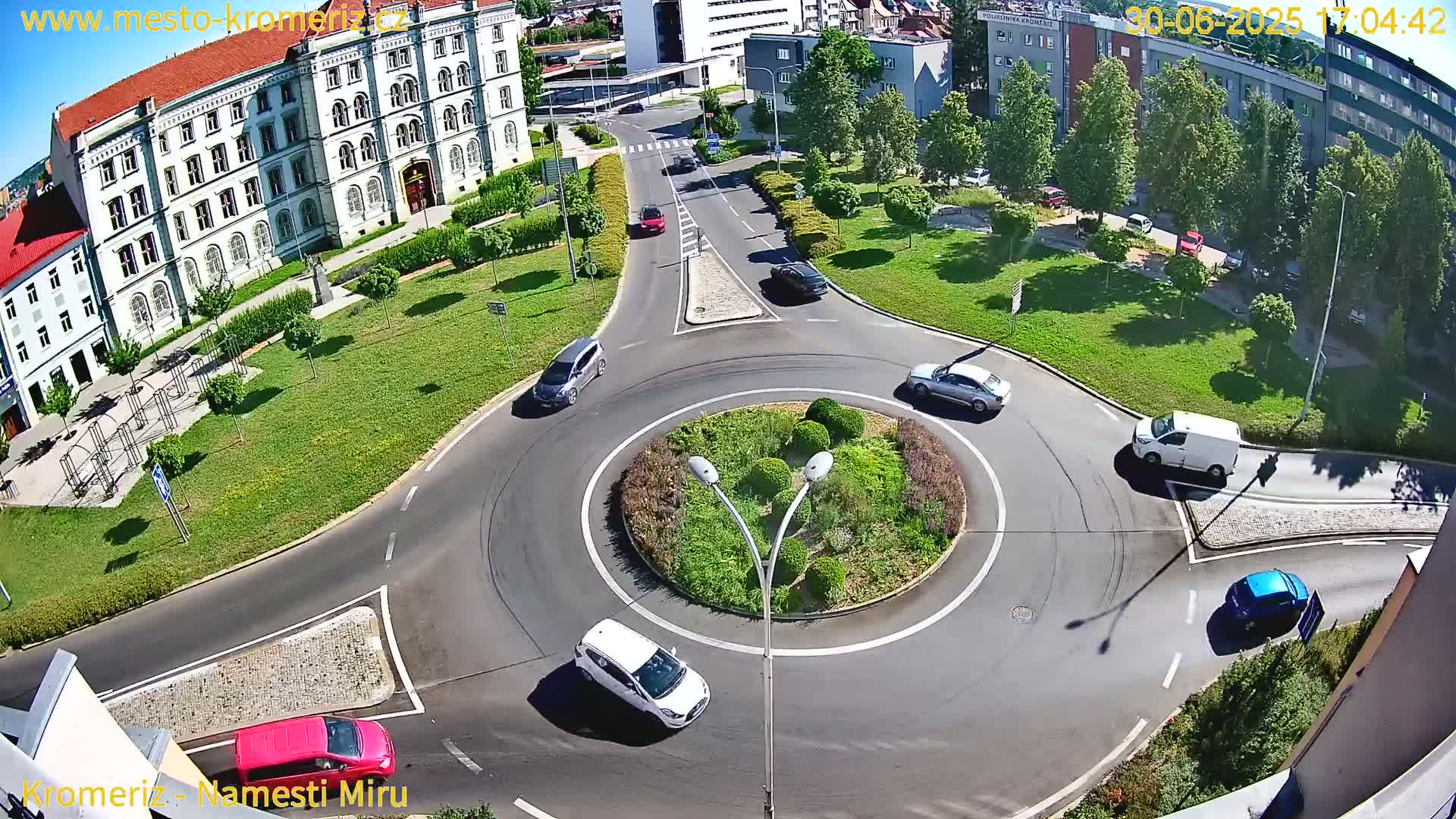 Kroměříž  , Náměstí Míru (Peace Square) Junction Live Cam - Kromeriz, Zlin, Czechia