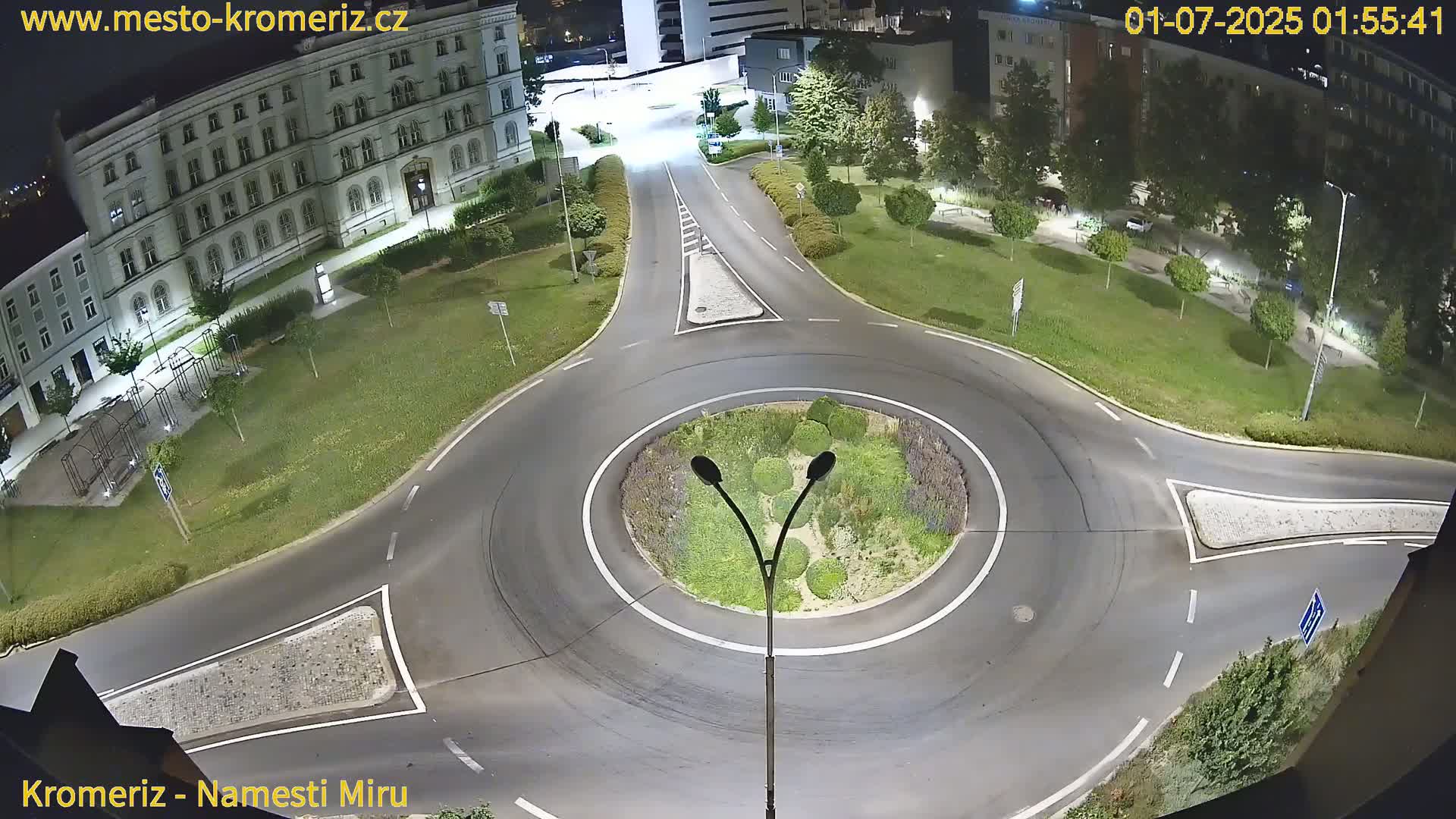 Kroměříž  , Náměstí Míru (Peace Square) Junction Live Cam - Kromeriz, Zlin, Czechia