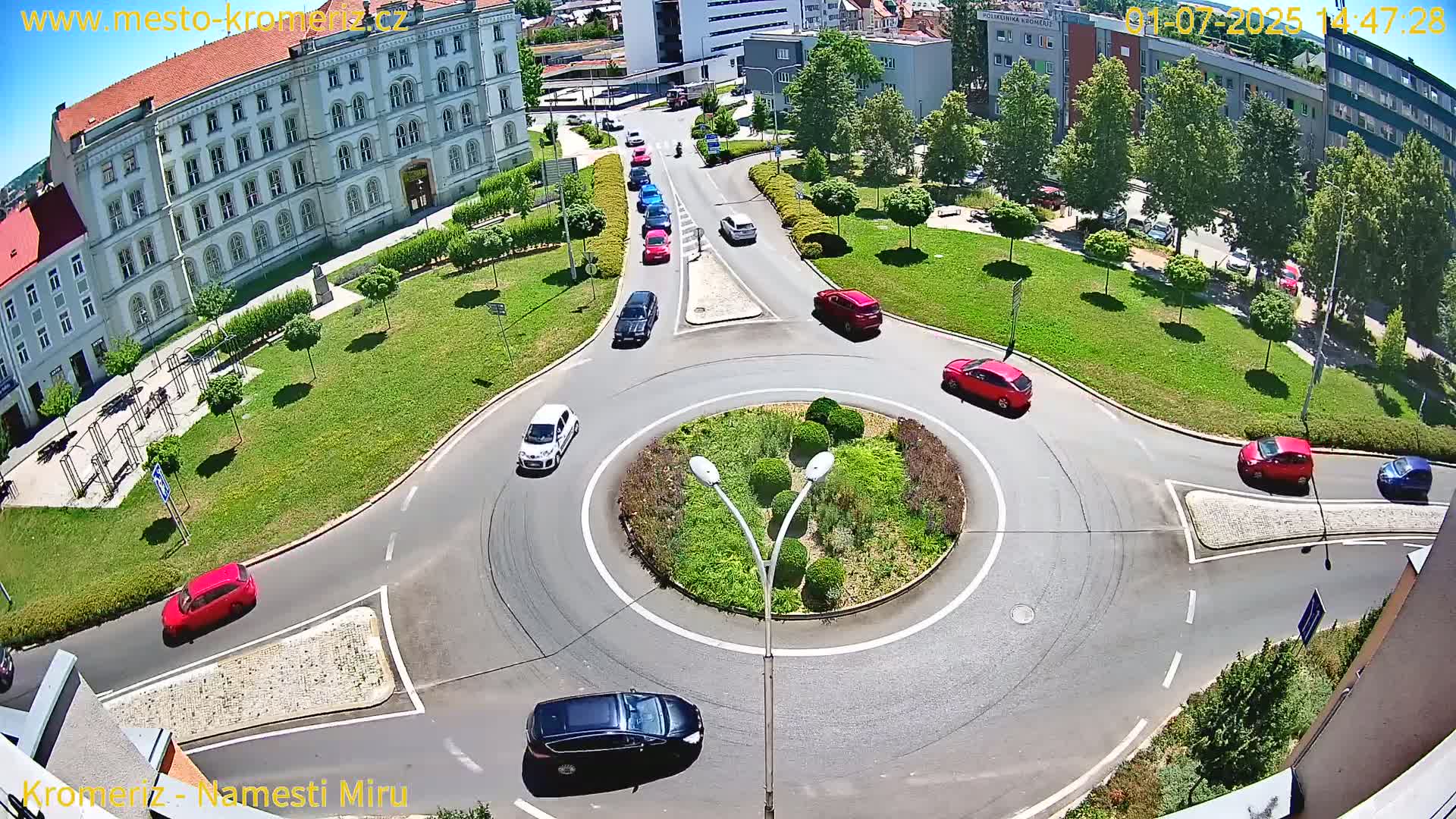 Kroměříž  , Náměstí Míru (Peace Square) Junction Live Cam - Kromeriz, Zlin, Czechia
