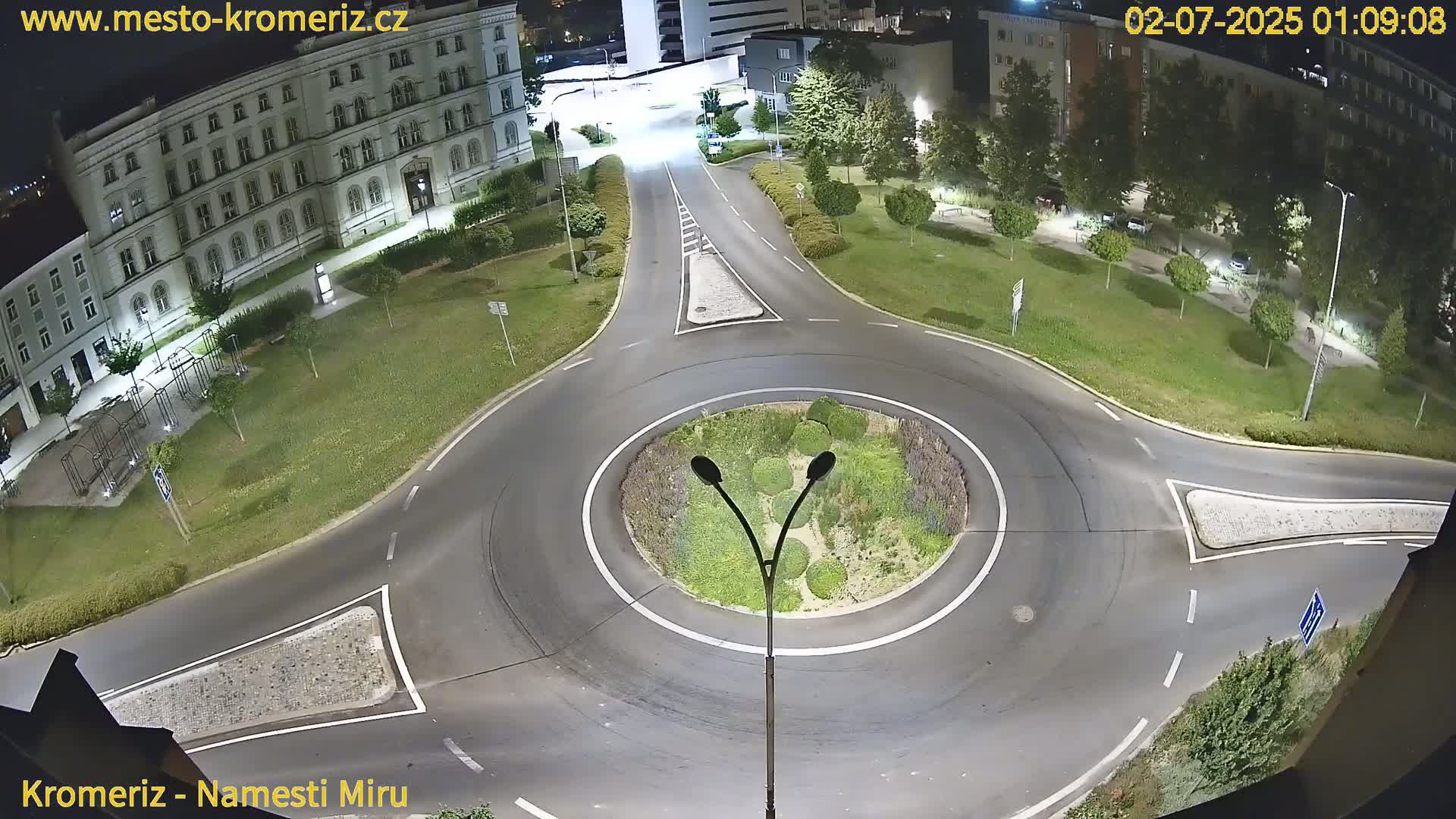 Kroměříž  , Náměstí Míru (Peace Square) Junction Live Cam - Kromeriz, Zlin, Czechia