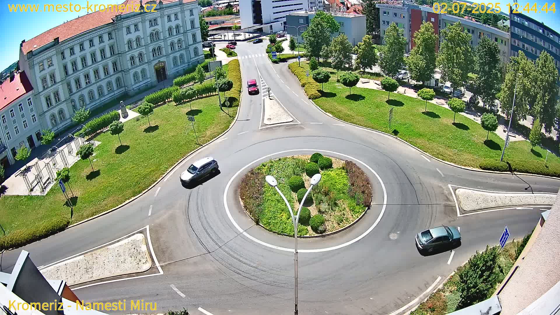 Kroměříž  , Náměstí Míru (Peace Square) Junction Live Cam - Kromeriz, Zlin, Czechia