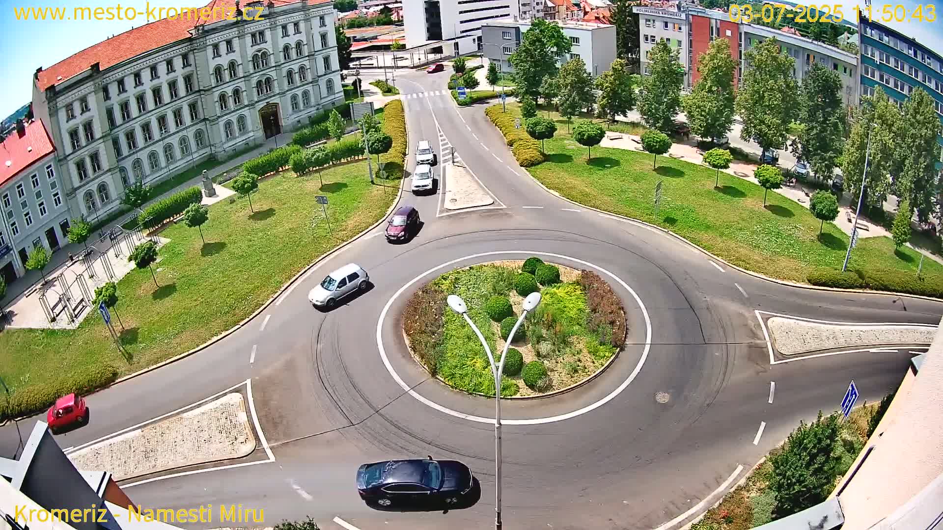 Kroměříž  , Náměstí Míru (Peace Square) Junction Live Cam - Kromeriz, Zlin, Czechia