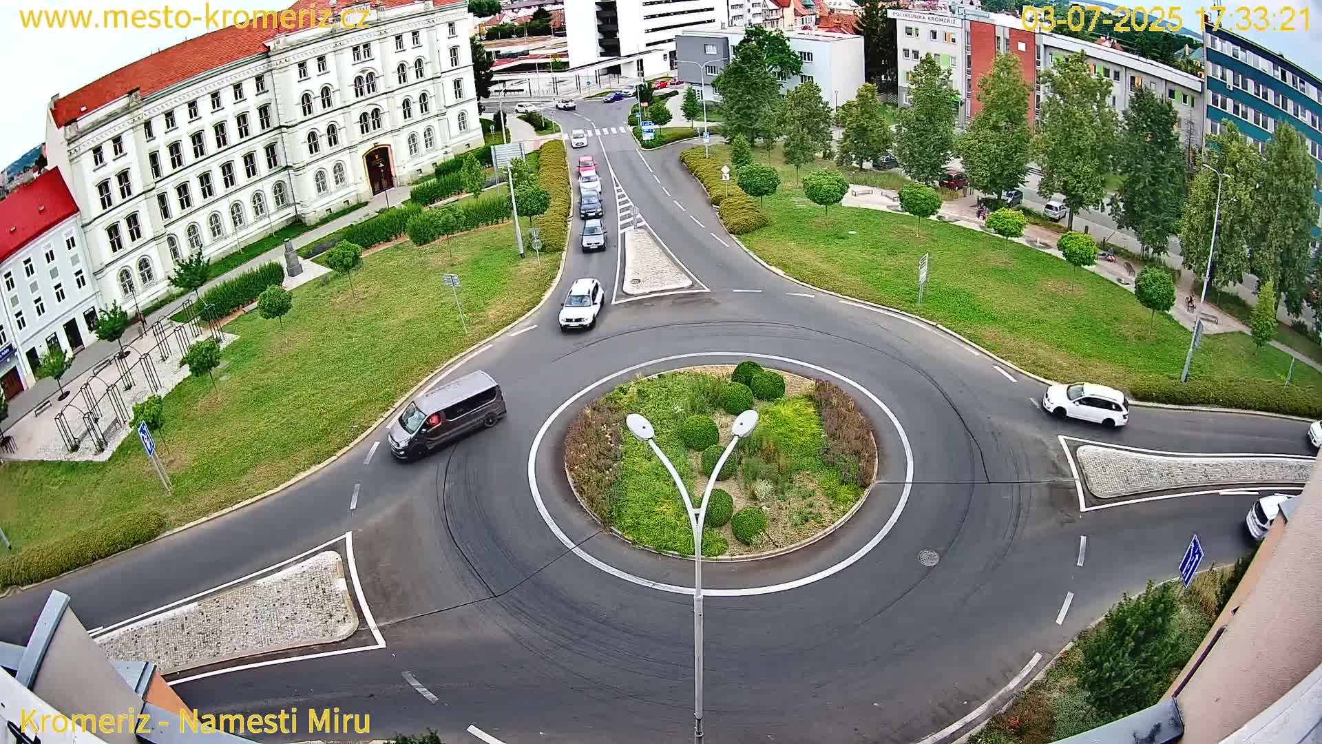 Kroměříž  , Náměstí Míru (Peace Square) Junction Live Cam - Kromeriz, Zlin, Czechia