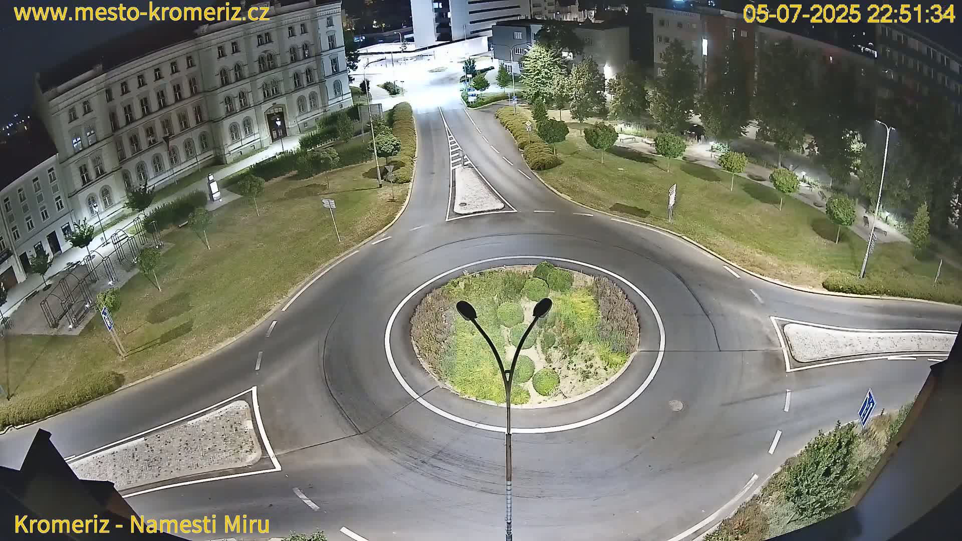 Kroměříž  , Náměstí Míru (Peace Square) Junction Live Cam - Kromeriz, Zlin, Czechia