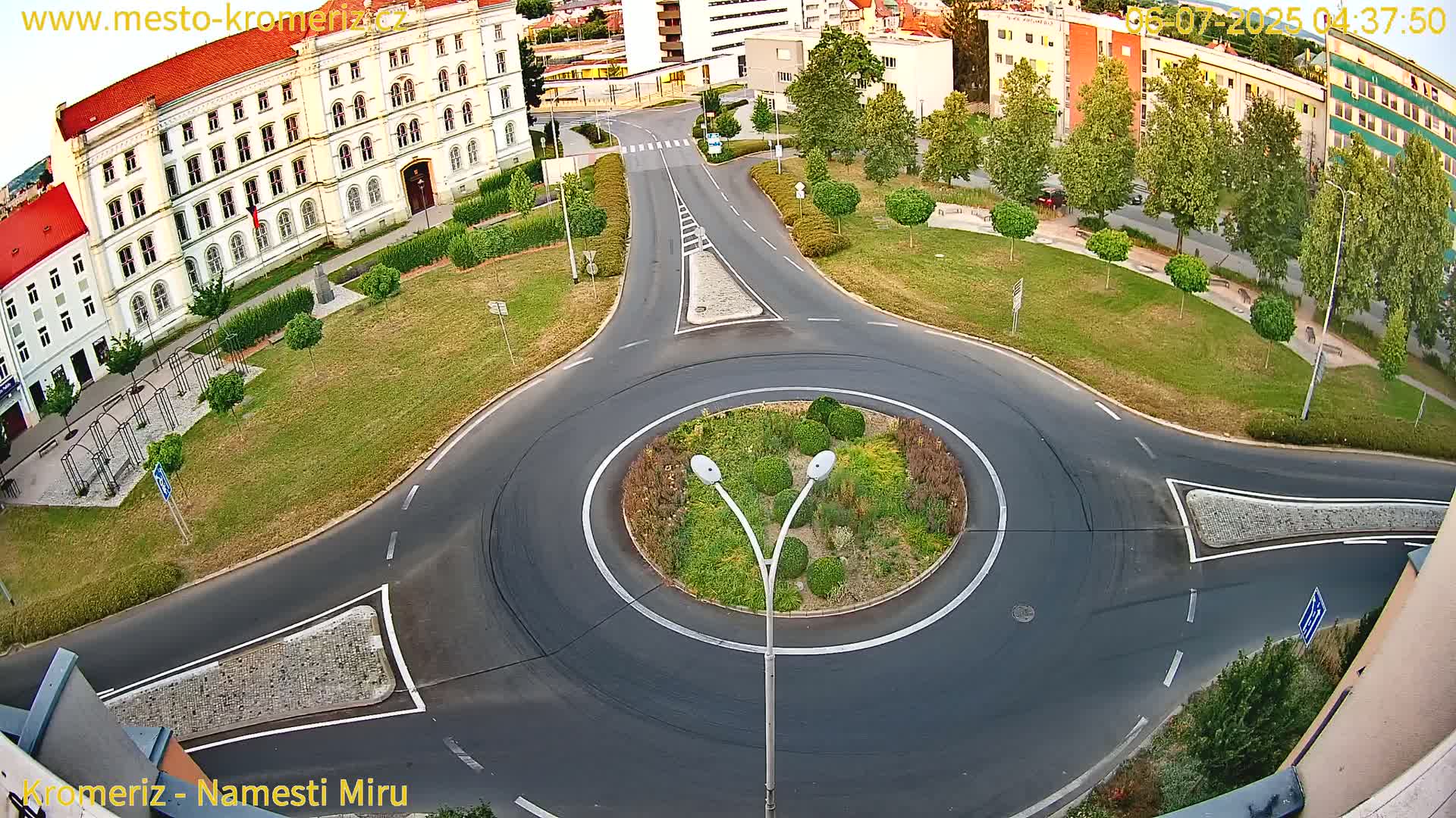 Kroměříž  , Náměstí Míru (Peace Square) Junction Live Cam - Kromeriz, Zlin, Czechia