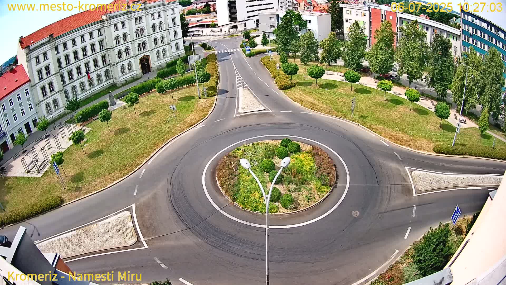 Kroměříž  , Náměstí Míru (Peace Square) Junction Live Cam - Kromeriz, Zlin, Czechia