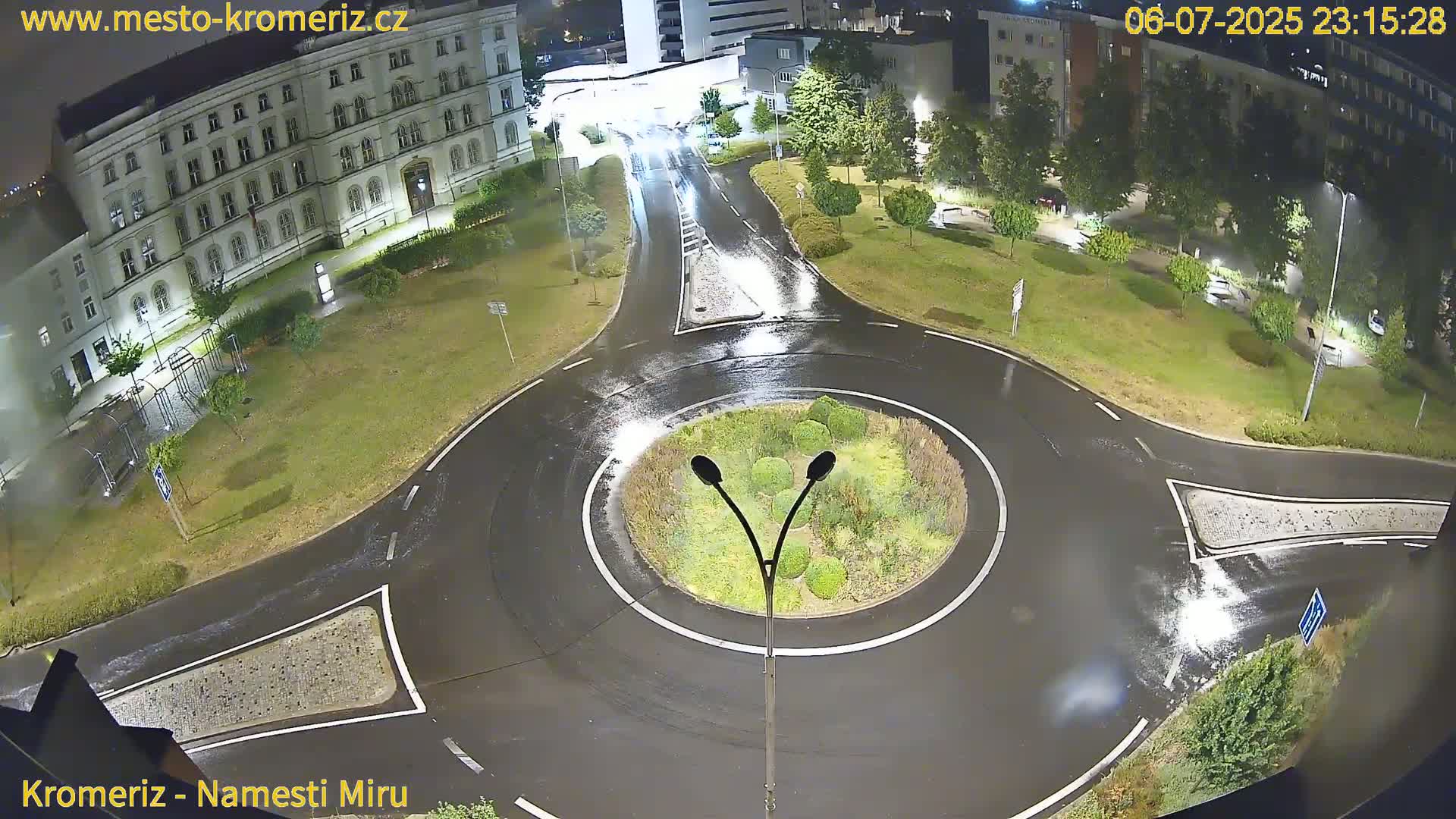 Kroměříž  , Náměstí Míru (Peace Square) Junction Live Cam - Kromeriz, Zlin, Czechia