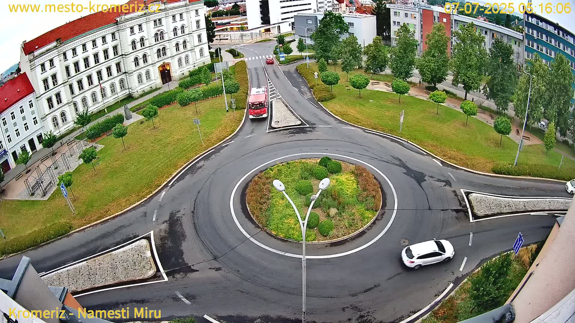 Kroměříž  , Náměstí Míru (Peace Square) Junction Live Cam - Kromeriz, Zlin, Czechia
