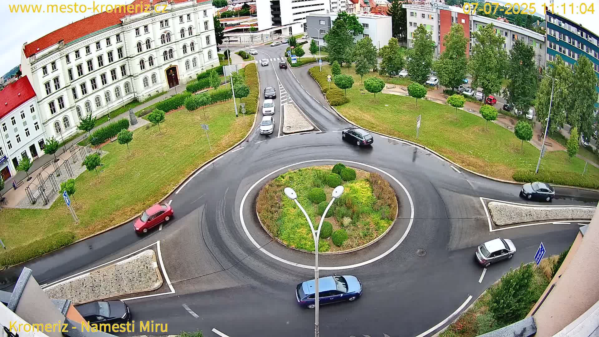 Kroměříž  , Náměstí Míru (Peace Square) Junction Live Cam - Kromeriz, Zlin, Czechia