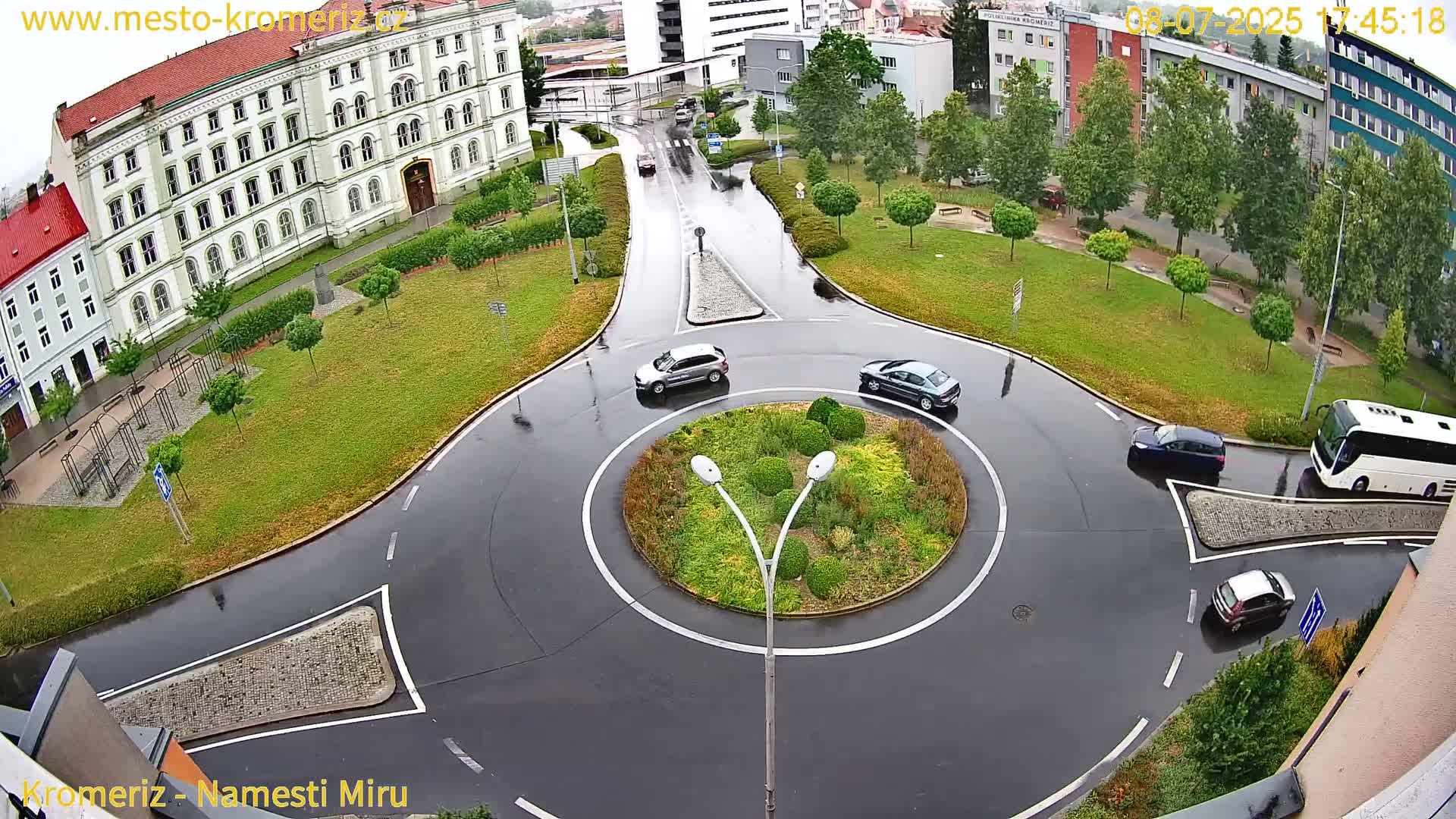 Kroměříž  , Náměstí Míru (Peace Square) Junction Live Cam - Kromeriz, Zlin, Czechia