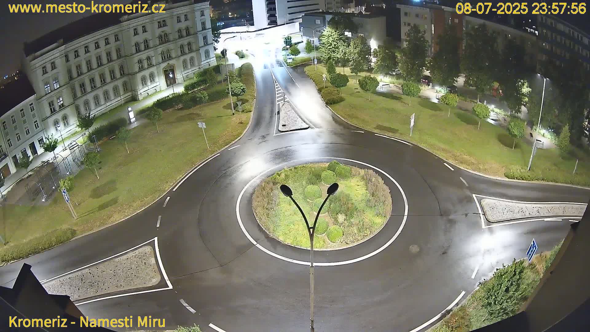Kroměříž  , Náměstí Míru (Peace Square) Junction Live Cam - Kromeriz, Zlin, Czechia
