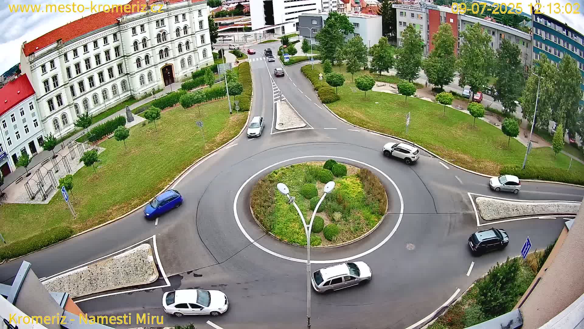 Kroměříž  , Náměstí Míru (Peace Square) Junction Live Cam - Kromeriz, Zlin, Czechia