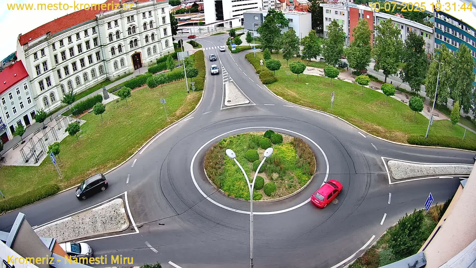 Kroměříž  , Náměstí Míru (Peace Square) Junction Live Cam - Kromeriz, Zlin, Czechia