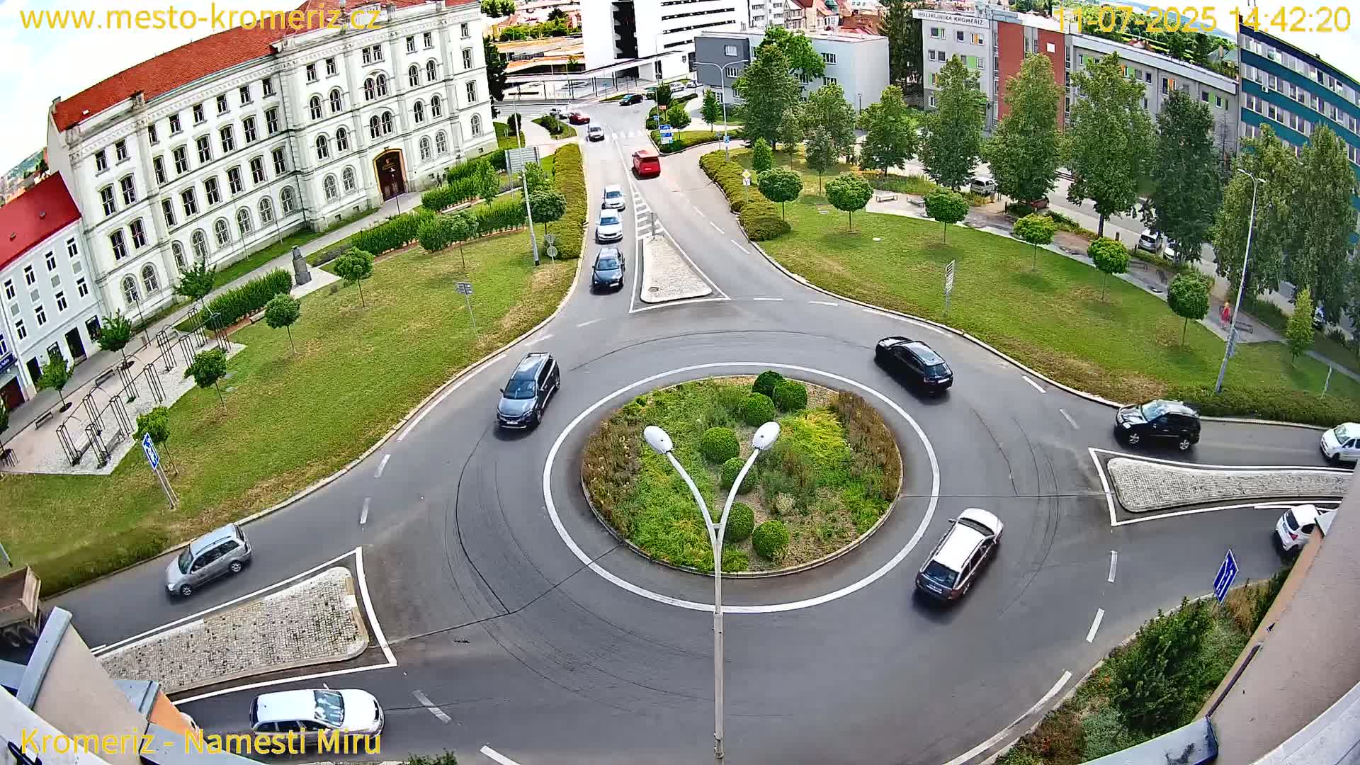 Kroměříž  , Náměstí Míru (Peace Square) Junction Live Cam - Kromeriz, Zlin, Czechia