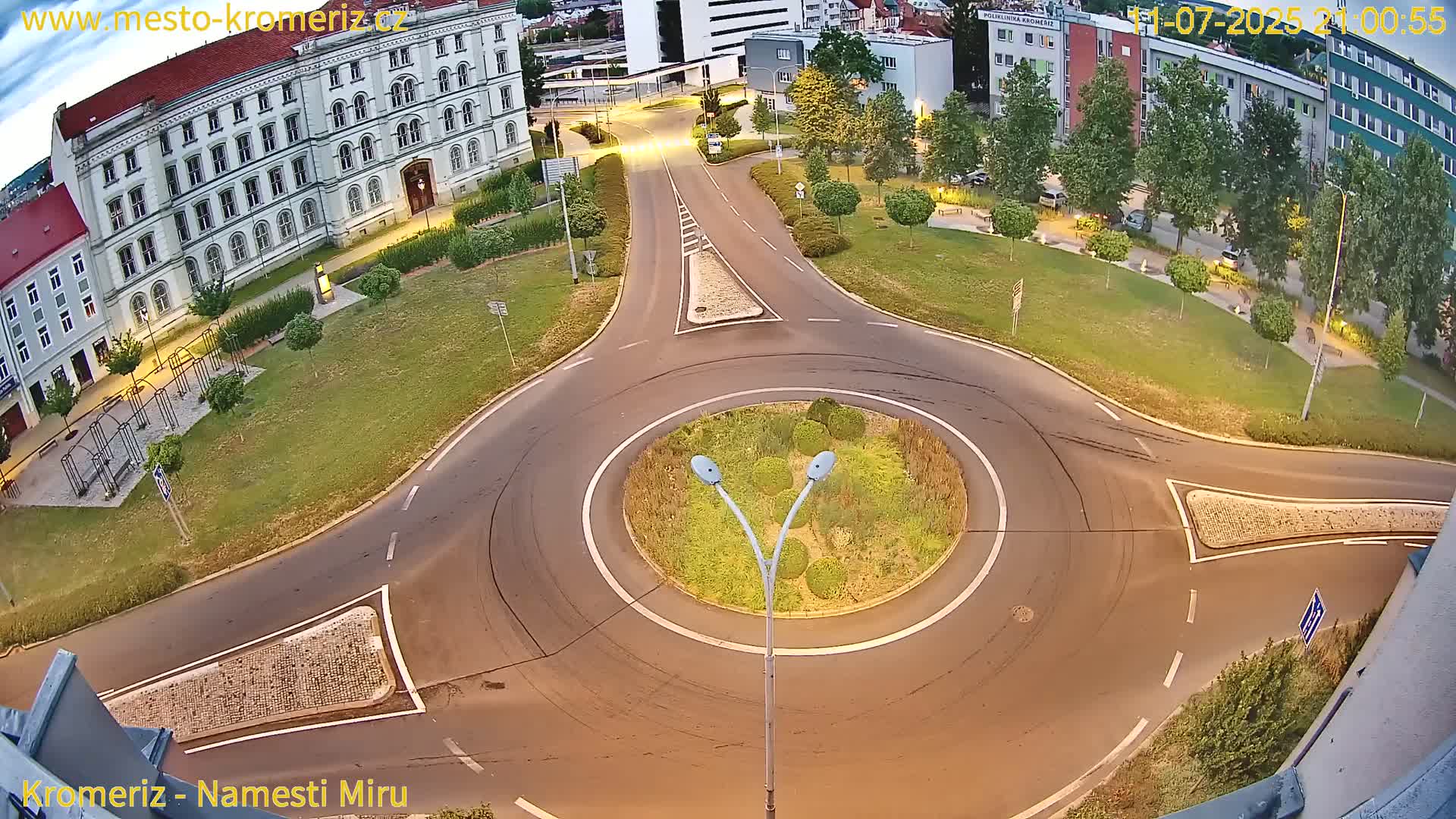 Kroměříž  , Náměstí Míru (Peace Square) Junction Live Cam - Kromeriz, Zlin, Czechia