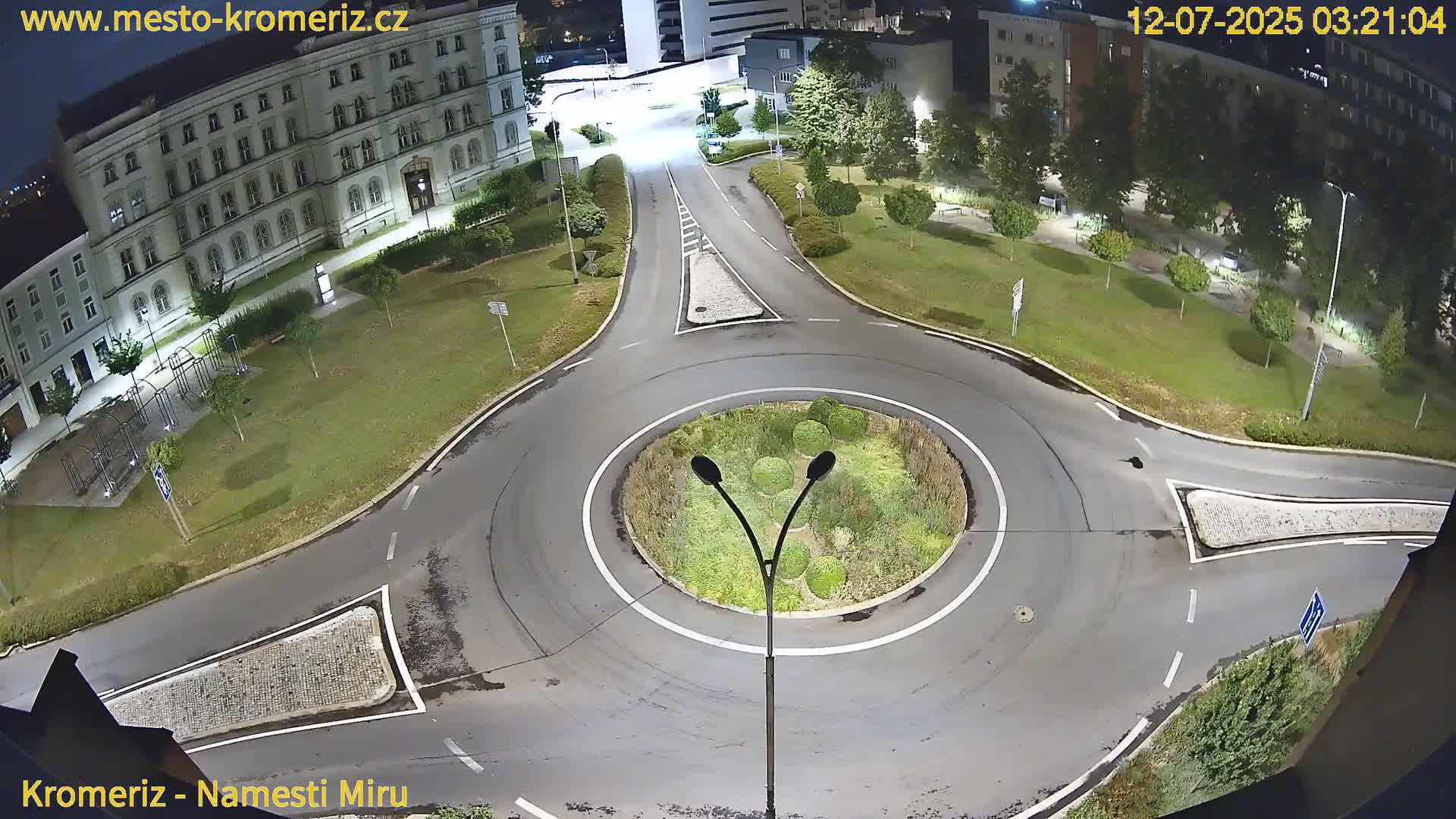 Kroměříž  , Náměstí Míru (Peace Square) Junction Live Cam - Kromeriz, Zlin, Czechia