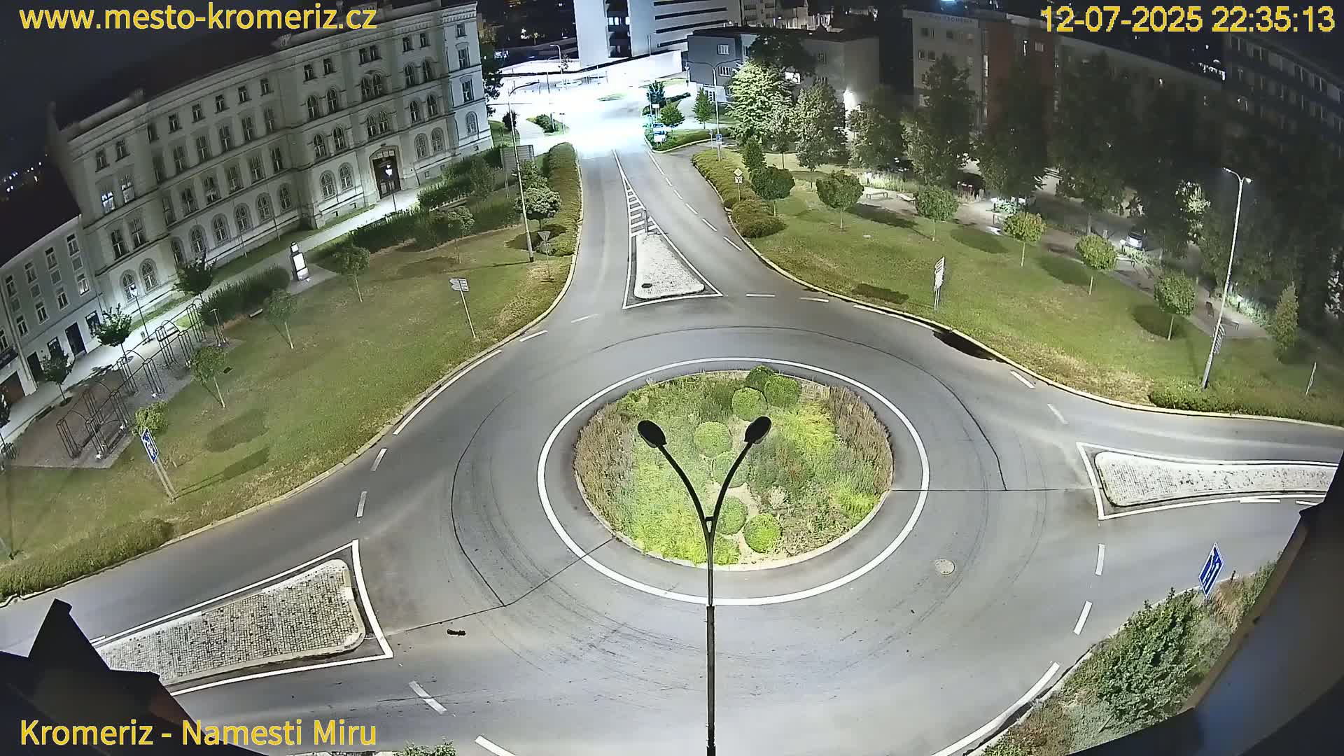 Kroměříž  , Náměstí Míru (Peace Square) Junction Live Cam - Kromeriz, Zlin, Czechia