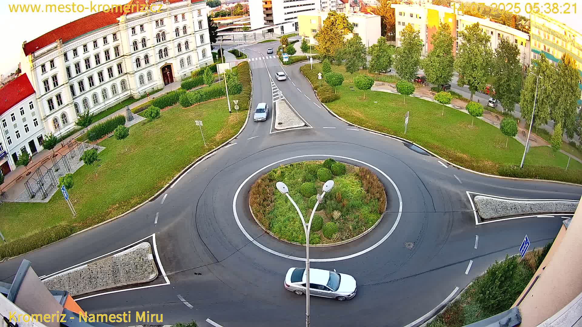 Kroměříž  , Náměstí Míru (Peace Square) Junction Live Cam - Kromeriz, Zlin, Czechia