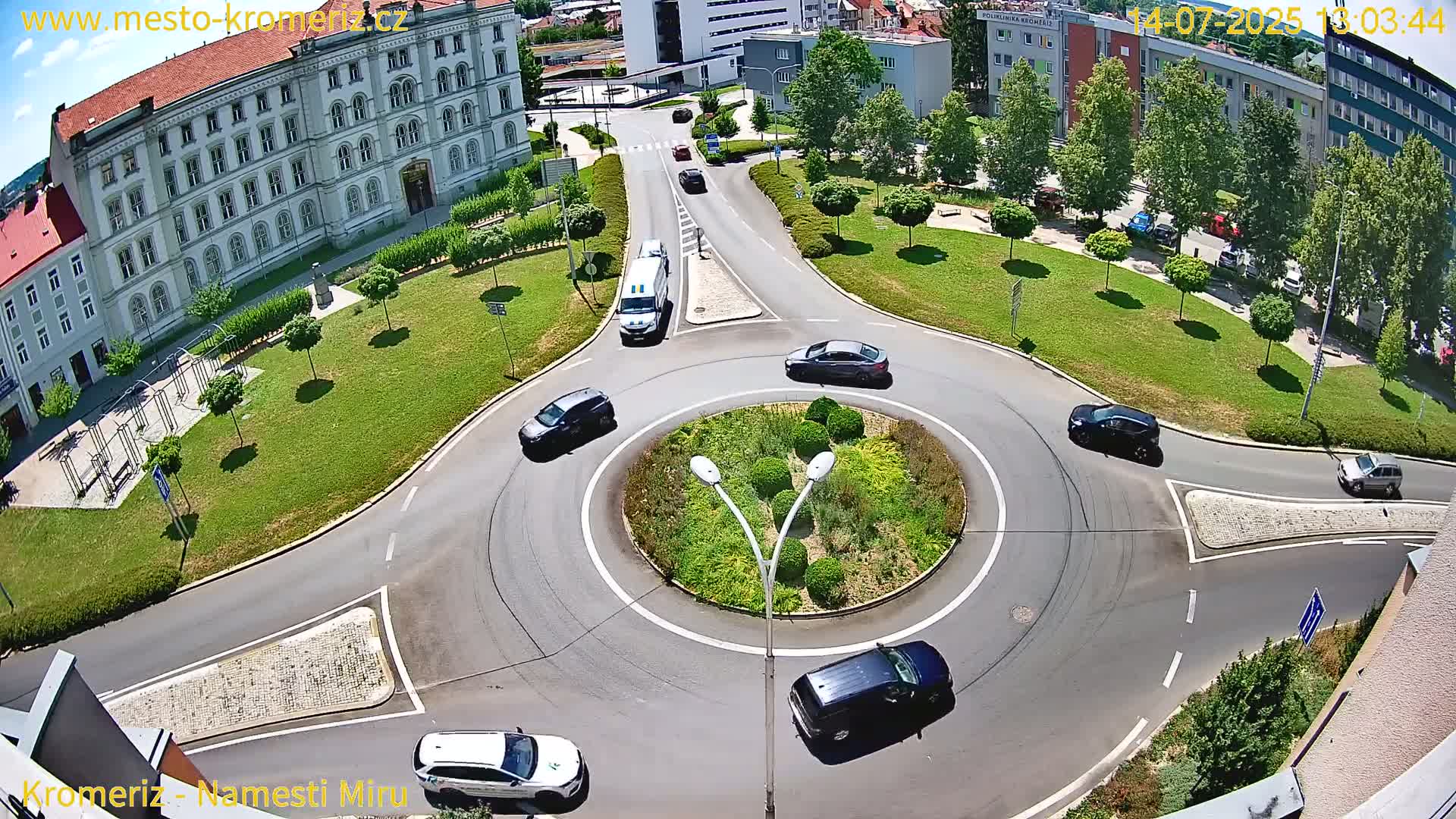Kroměříž  , Náměstí Míru (Peace Square) Junction Live Cam - Kromeriz, Zlin, Czechia