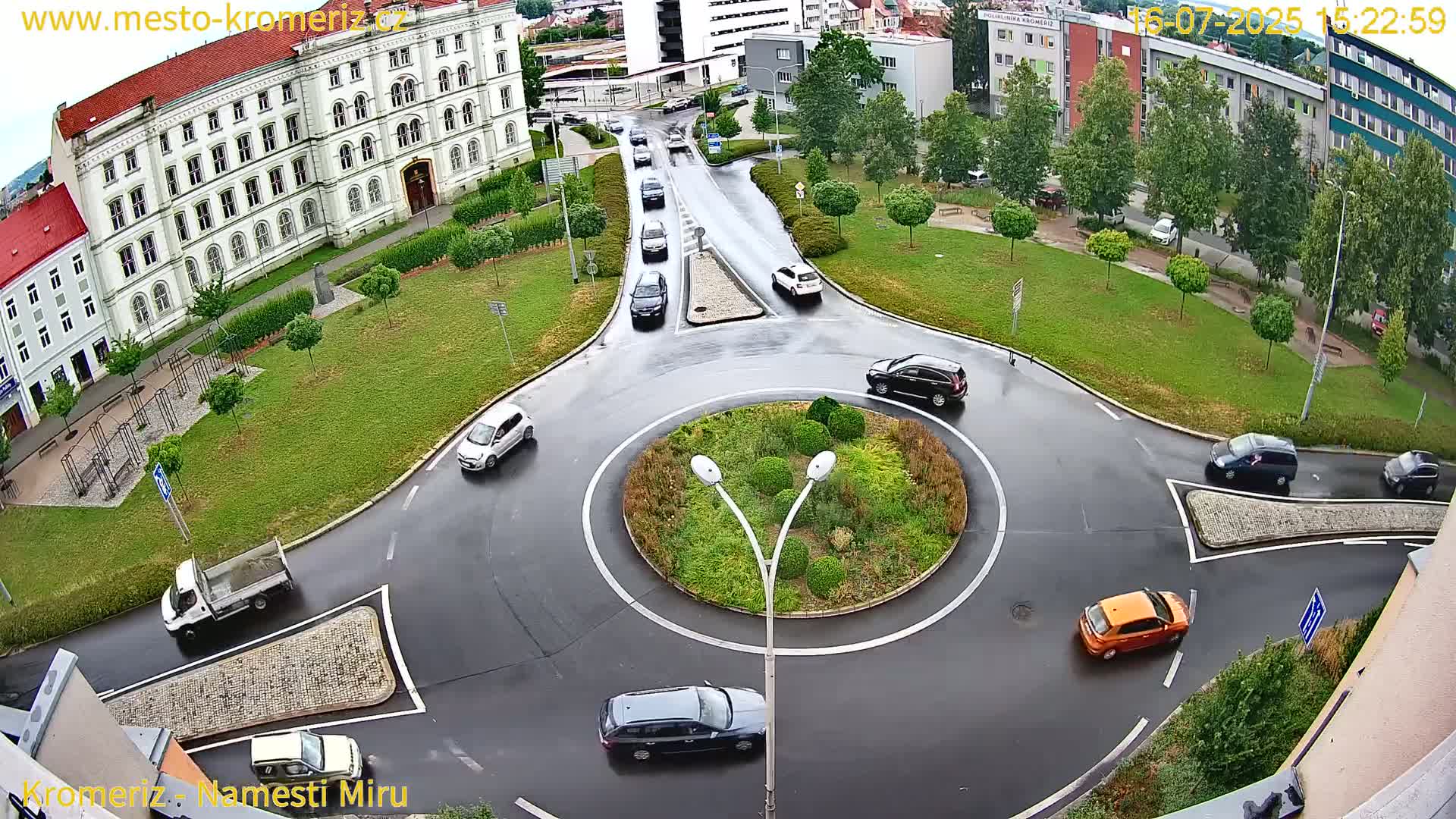 Kroměříž  , Náměstí Míru (Peace Square) Junction Live Cam - Kromeriz, Zlin, Czechia