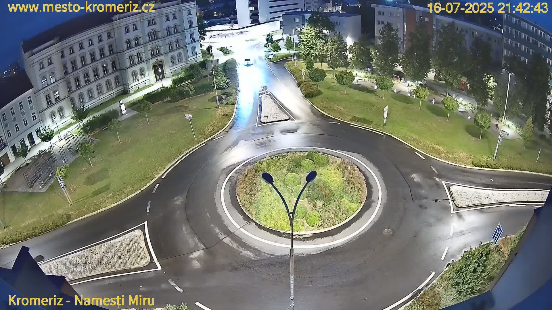 Kroměříž  , Náměstí Míru (Peace Square) Junction Live Cam - Kromeriz, Zlin, Czechia