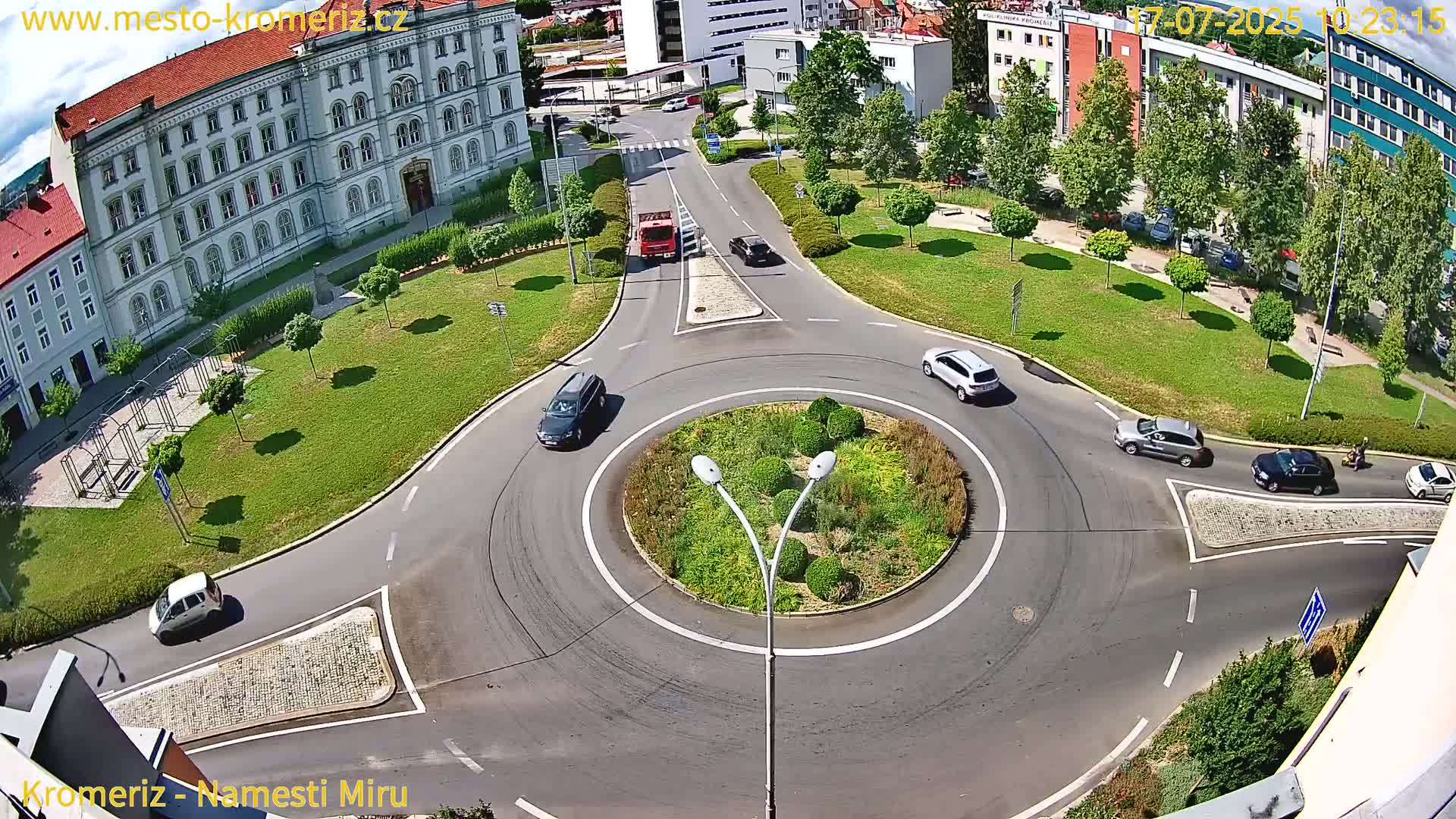 Kroměříž  , Náměstí Míru (Peace Square) Junction Live Cam - Kromeriz, Zlin, Czechia