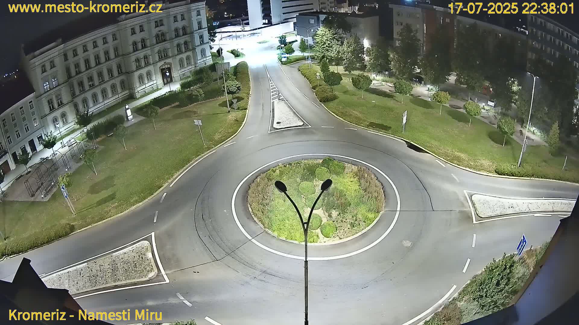 Kroměříž  , Náměstí Míru (Peace Square) Junction Live Cam - Kromeriz, Zlin, Czechia
