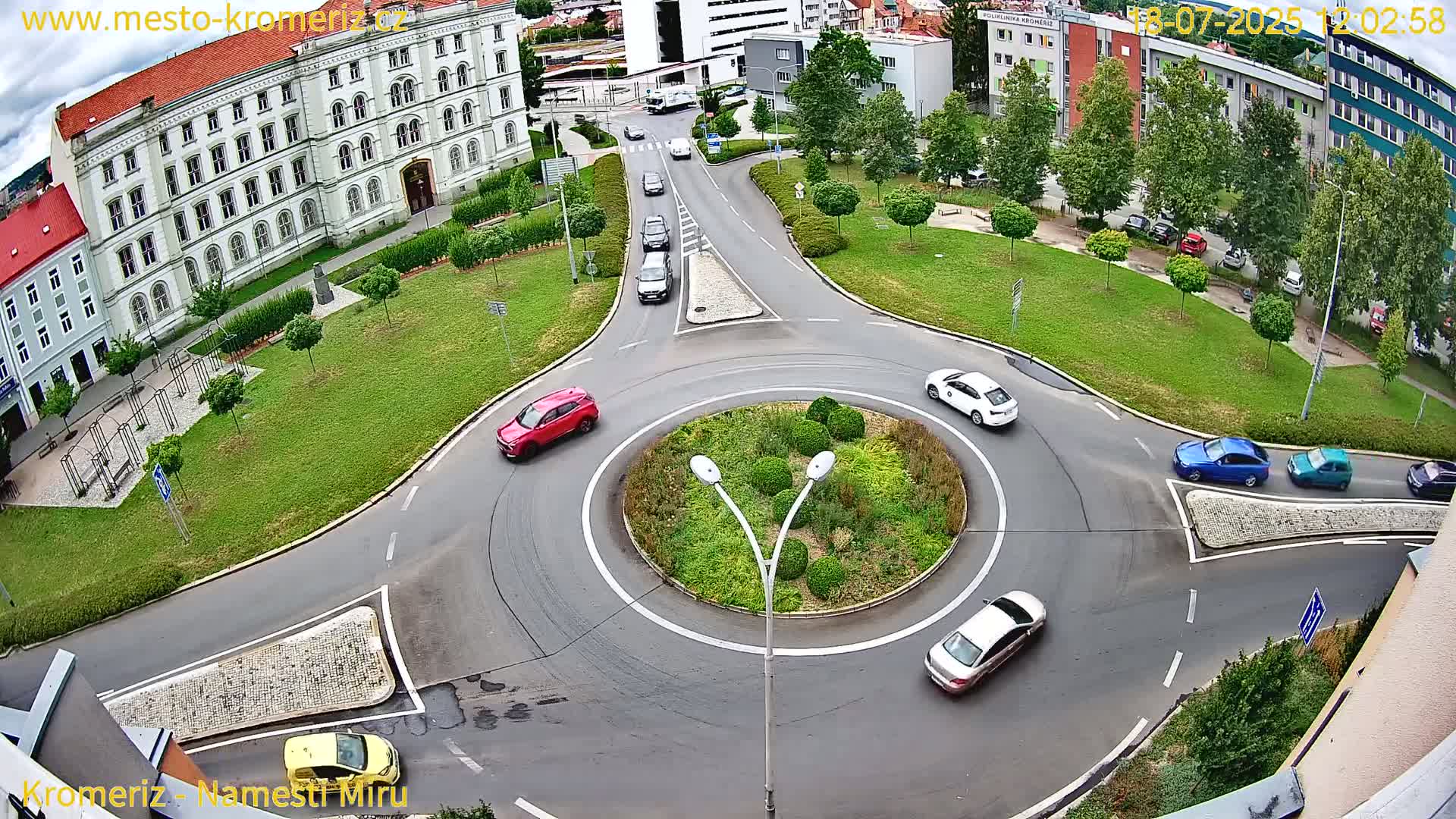Kroměříž  , Náměstí Míru (Peace Square) Junction Live Cam - Kromeriz, Zlin, Czechia