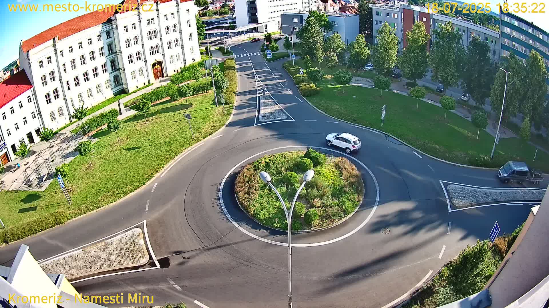 Kroměříž  , Náměstí Míru (Peace Square) Junction Live Cam - Kromeriz, Zlin, Czechia