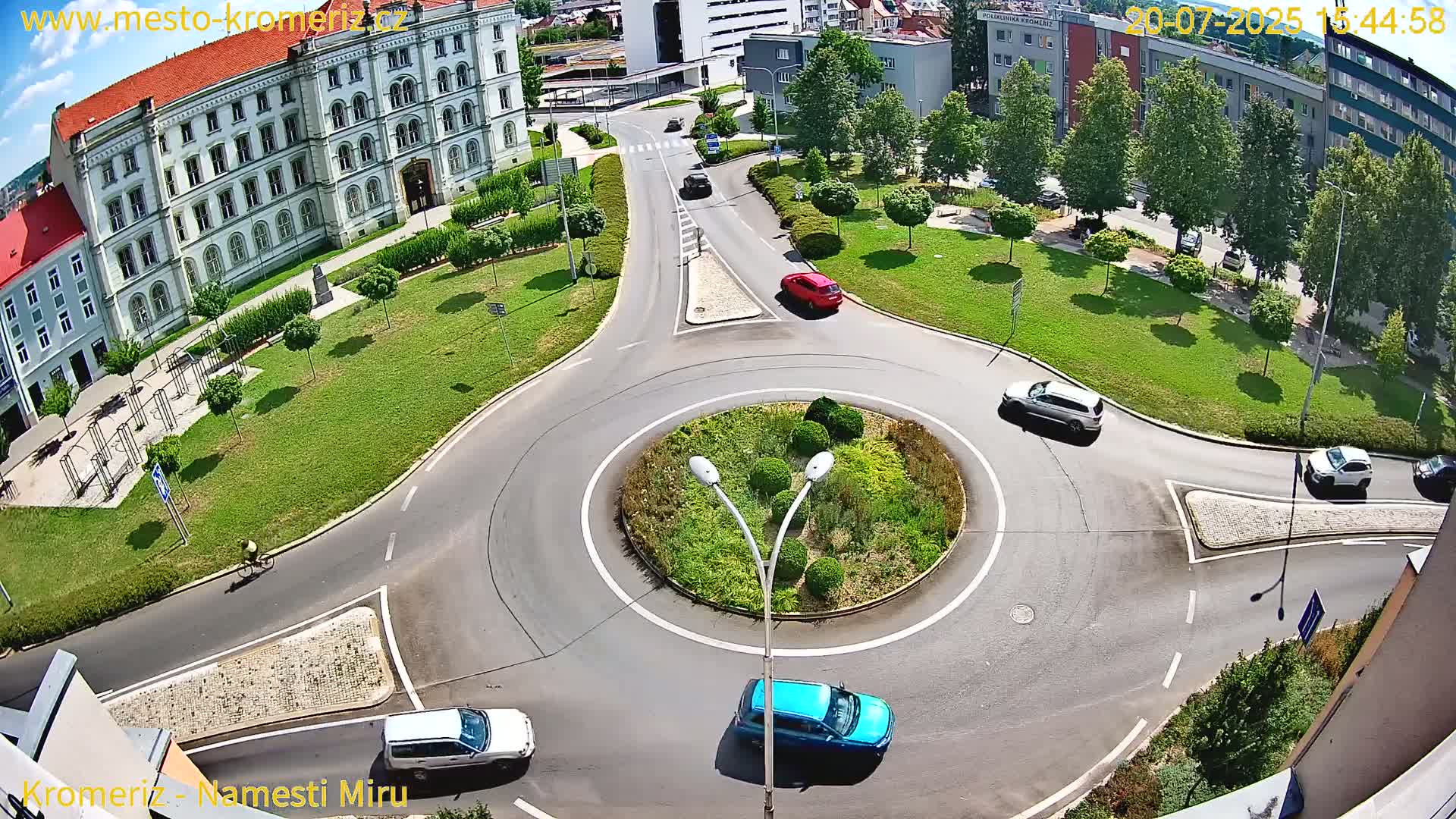 Kroměříž  , Náměstí Míru (Peace Square) Junction Live Cam - Kromeriz, Zlin, Czechia