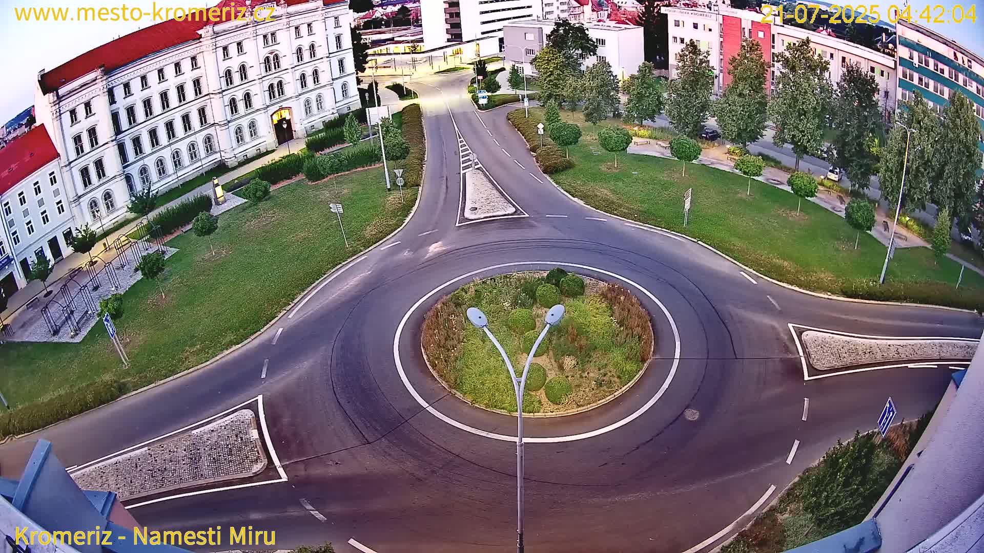 Kroměříž  , Náměstí Míru (Peace Square) Junction Live Cam - Kromeriz, Zlin, Czechia