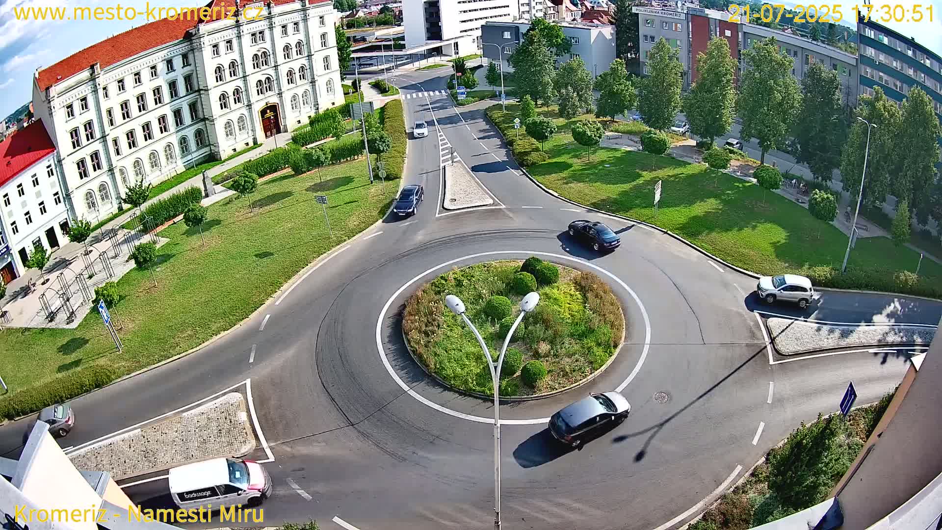 Kroměříž  , Náměstí Míru (Peace Square) Junction Live Cam - Kromeriz, Zlin, Czechia