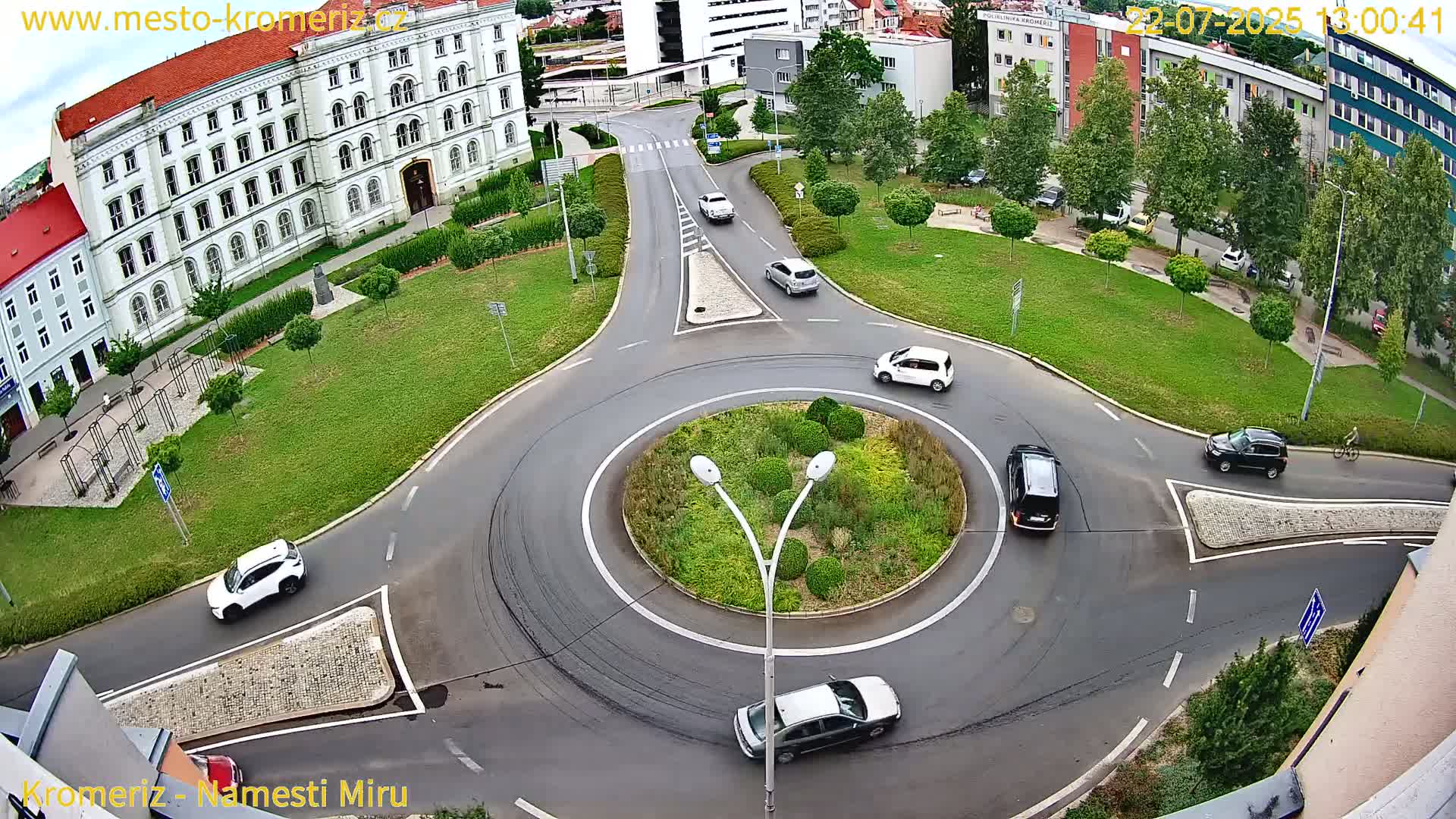 Kroměříž  , Náměstí Míru (Peace Square) Junction Live Cam - Kromeriz, Zlin, Czechia