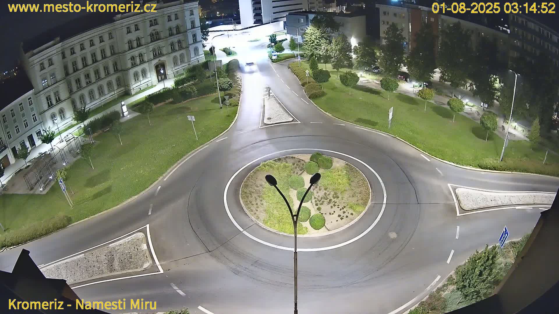 Kroměříž  , Náměstí Míru (Peace Square) Junction Live Cam - Kromeriz, Zlin, Czechia