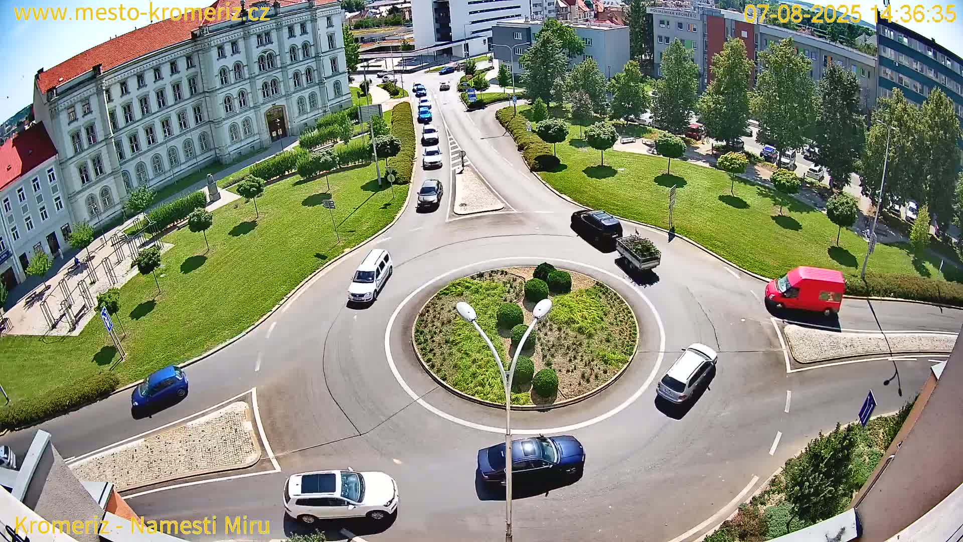 Kroměříž  , Náměstí Míru (Peace Square) Junction Live Cam - Kromeriz, Zlin, Czechia