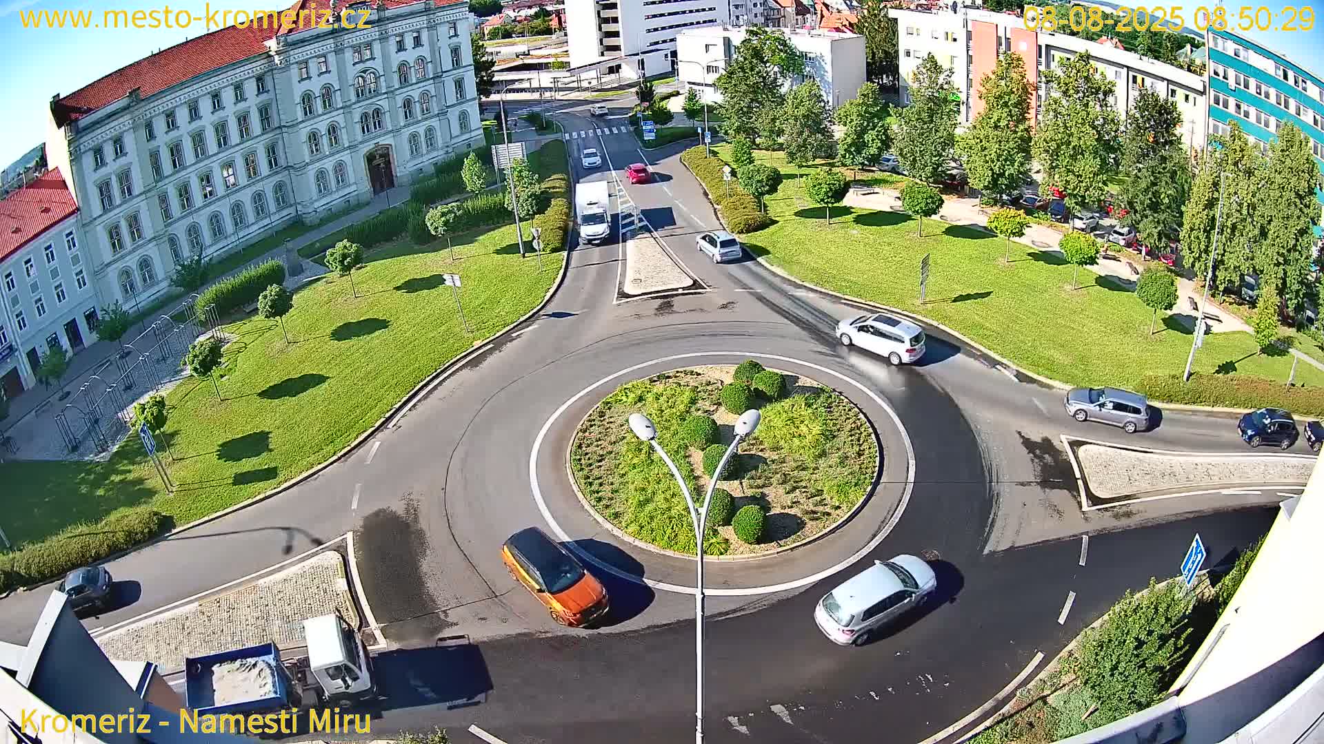 Kroměříž  , Náměstí Míru (Peace Square) Junction Live Cam - Kromeriz, Zlin, Czechia