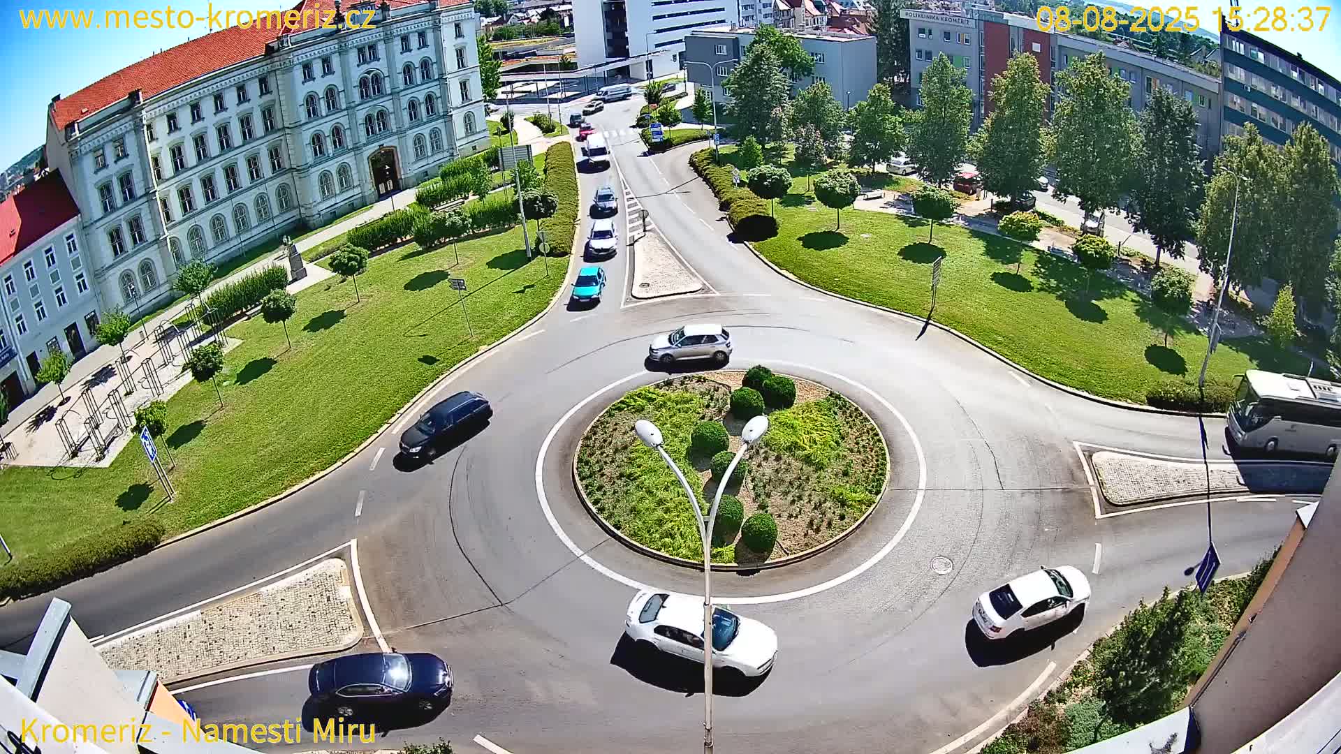 Kroměříž  , Náměstí Míru (Peace Square) Junction Live Cam - Kromeriz, Zlin, Czechia