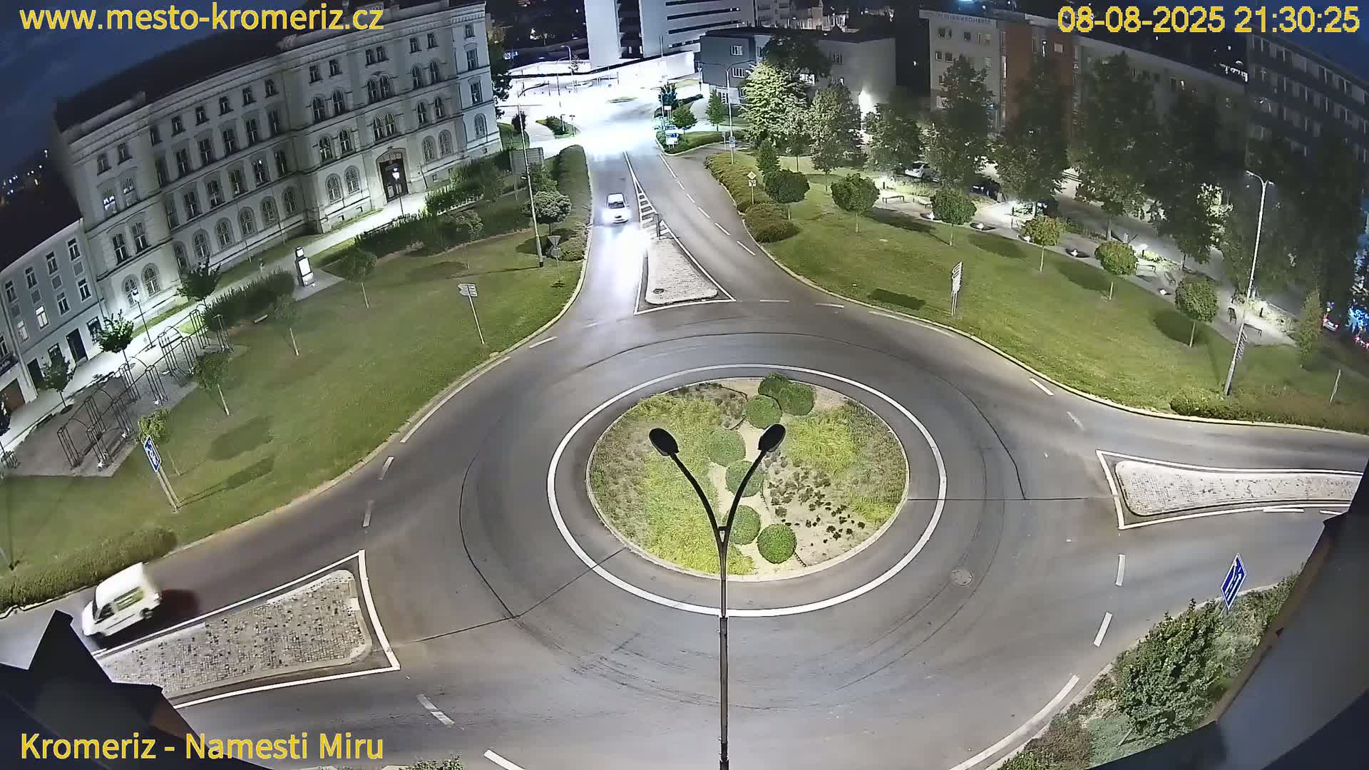 Kroměříž  , Náměstí Míru (Peace Square) Junction Live Cam - Kromeriz, Zlin, Czechia