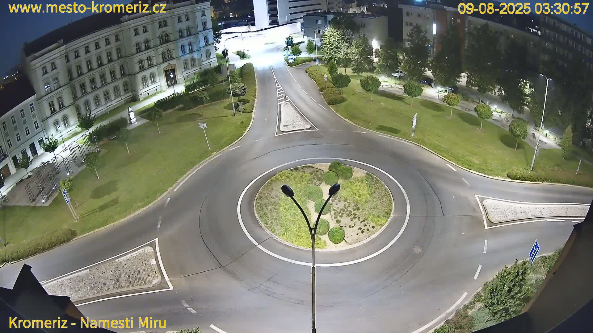 Kroměříž  , Náměstí Míru (Peace Square) Junction Live Cam - Kromeriz, Zlin, Czechia
